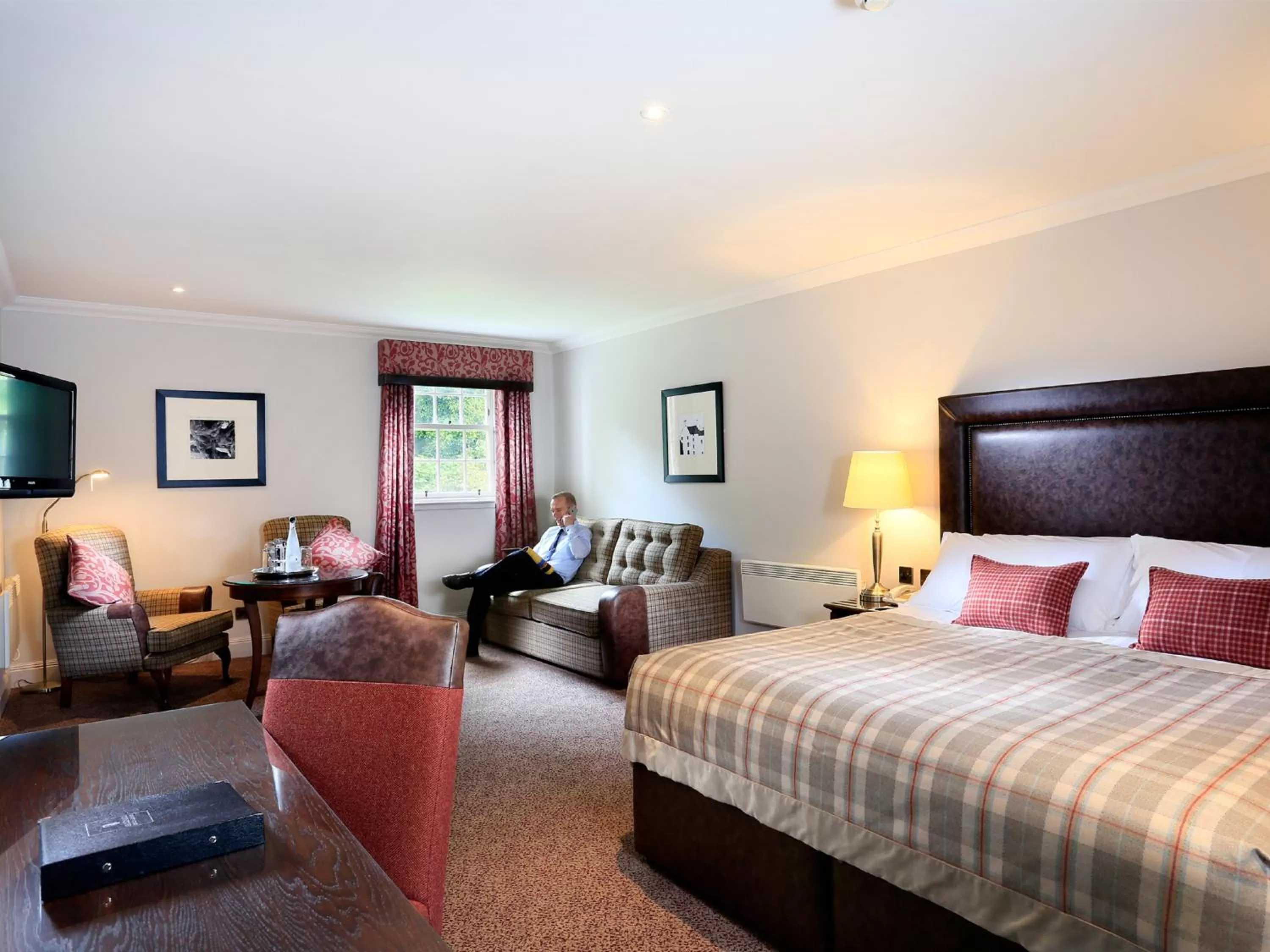 Executive Family Room in Macdonald Houstoun House