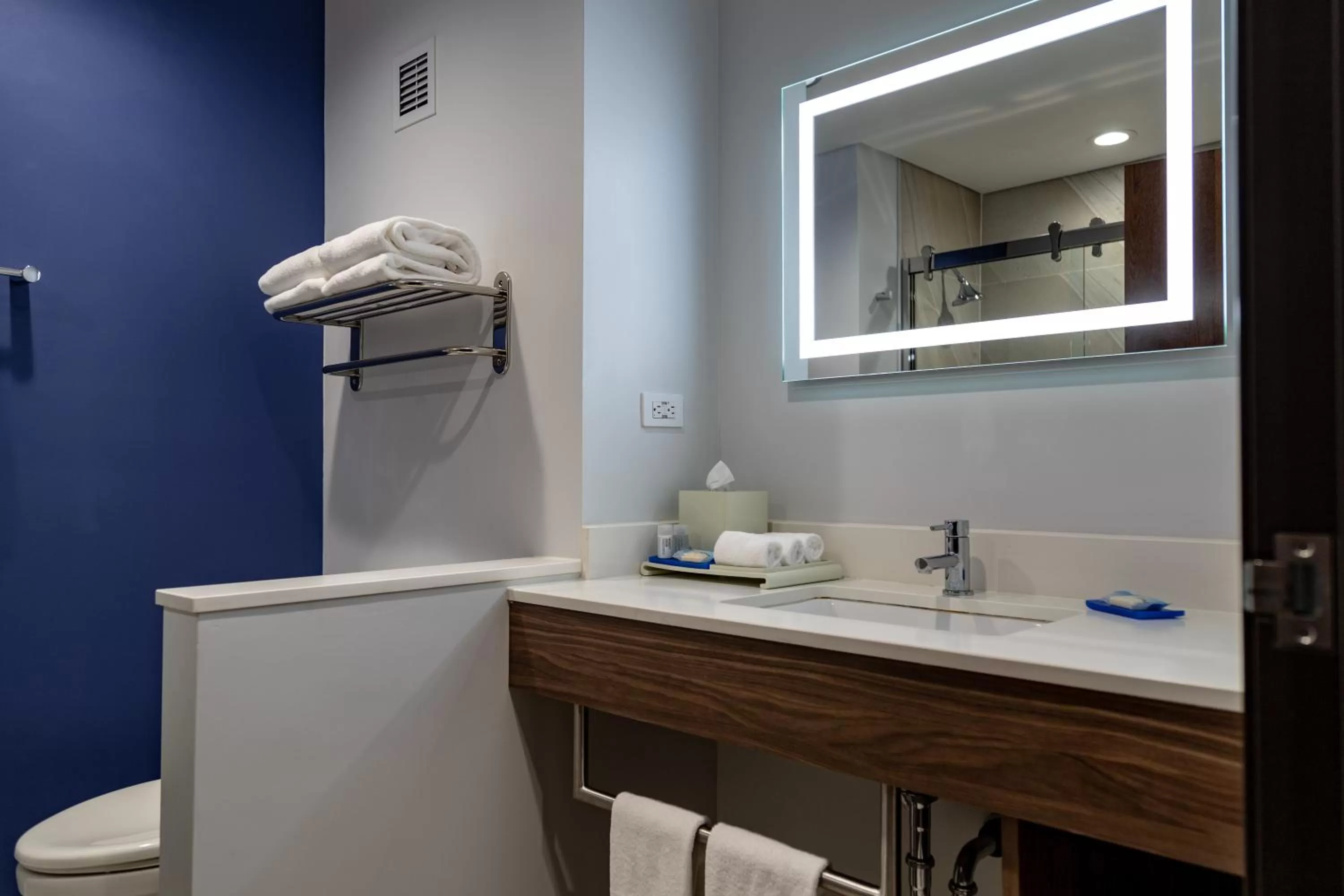 Standard Room in Holiday Inn Express & Suites - Ensenada Centro by IHG