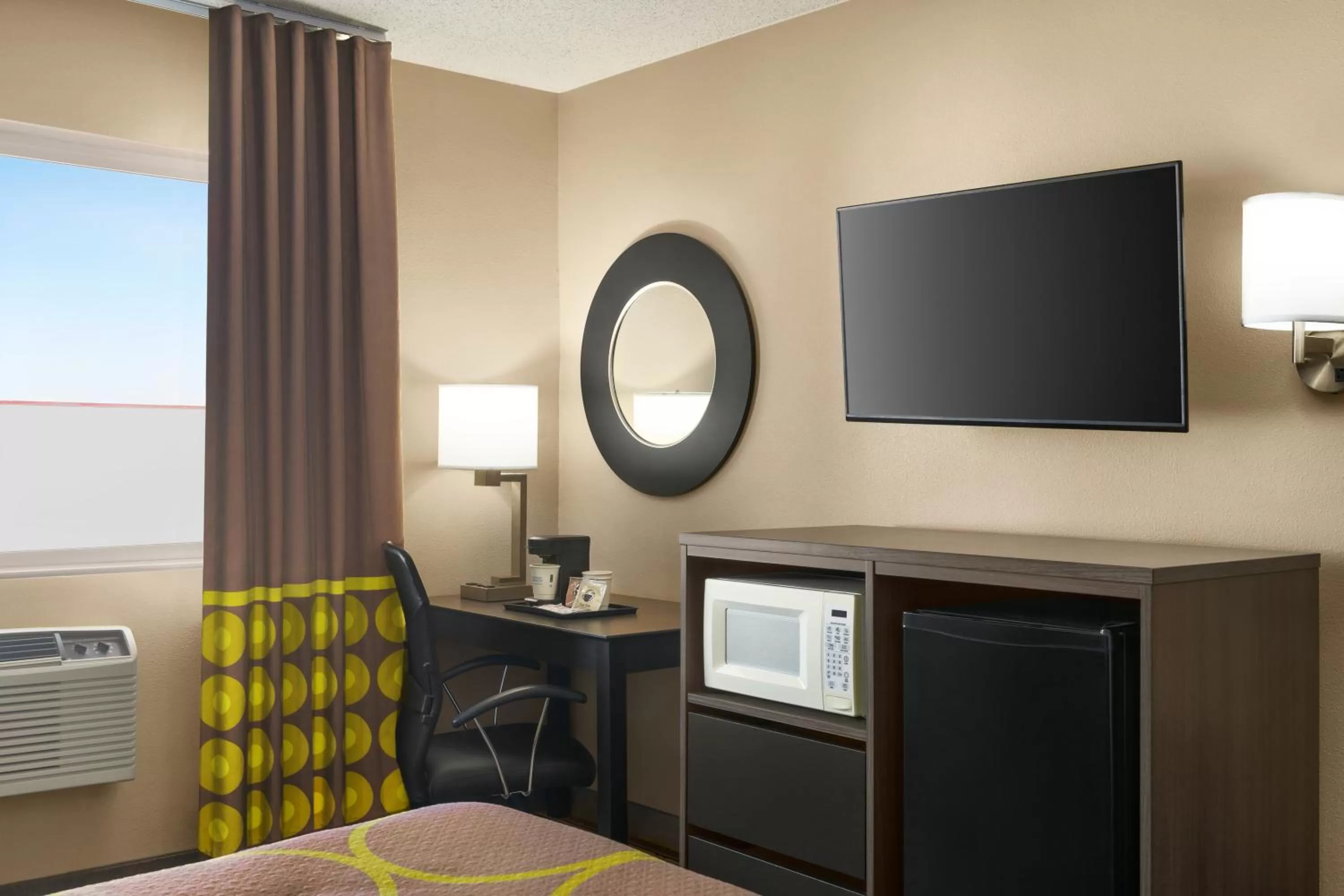 Queen Room - Non-Smoking in Super 8 by Wyndham Liberal KS