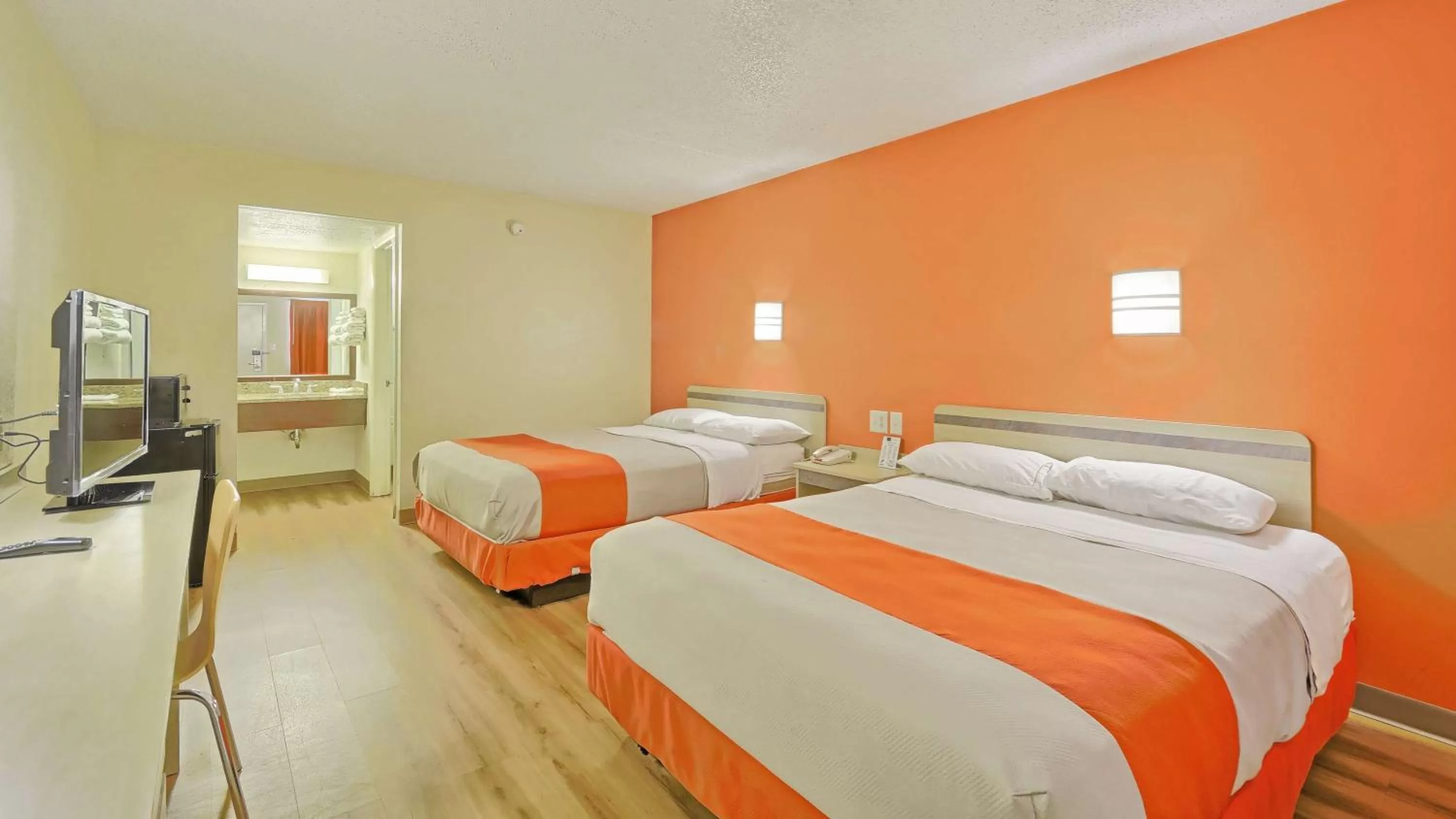 Quadruple Room - Disability Access - Non-Smoking in Motel 6-Maple Shade Township, NJ - Philadelphia - Mt Laurel