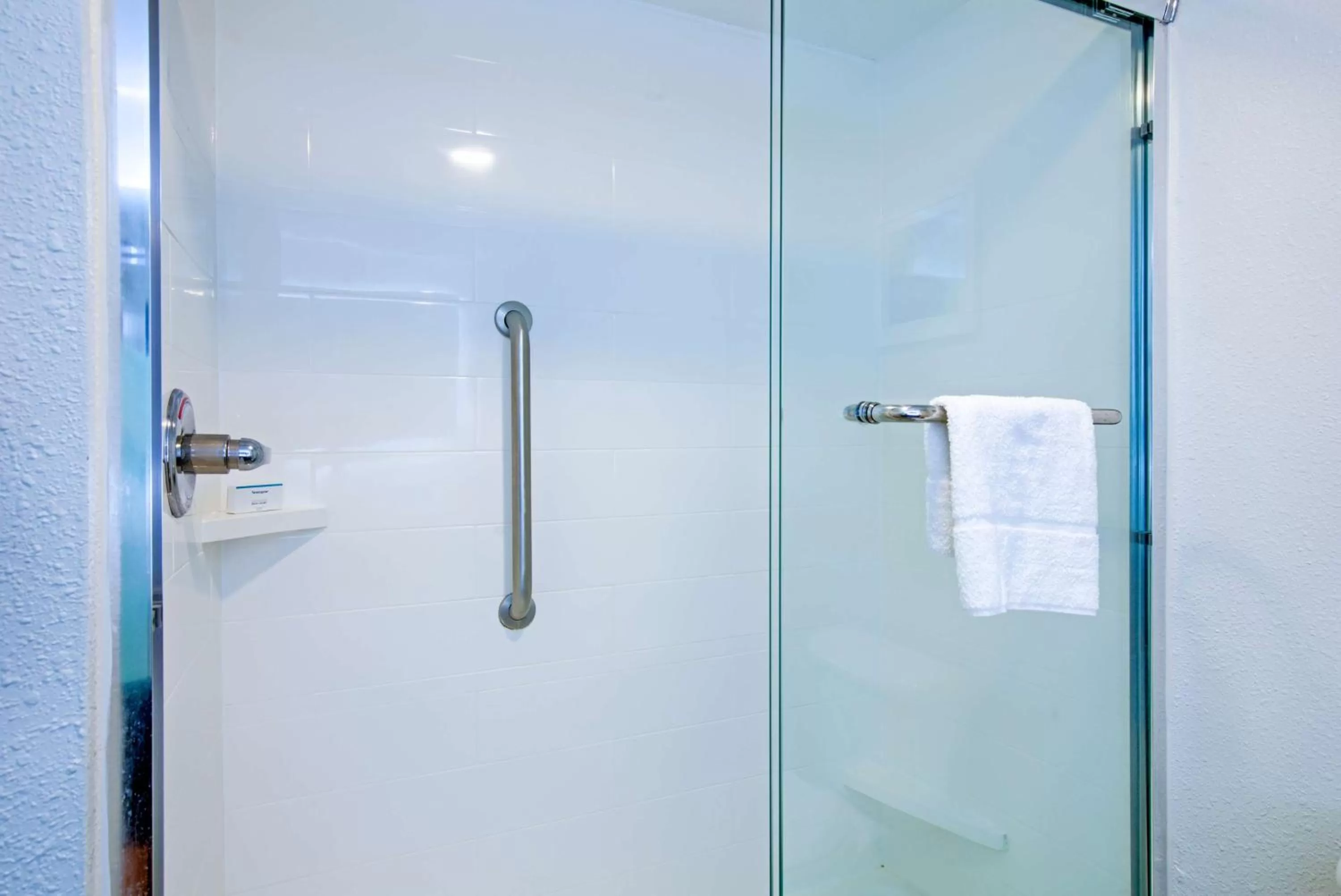 Deluxe King Room - Non-Smoking in Hampton Inn Slidell