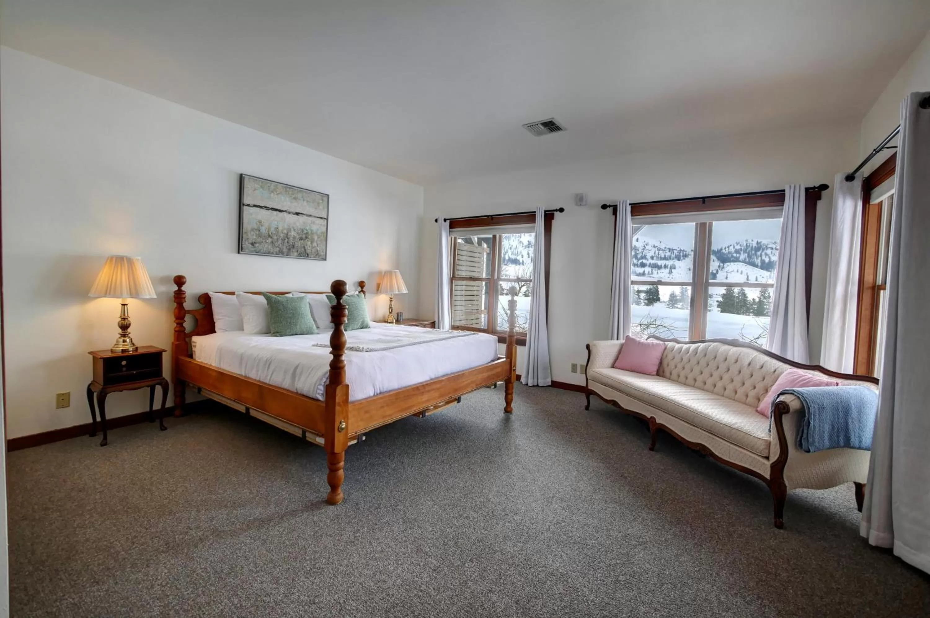 King Room with Pool View in Casia Lodge and Ranch