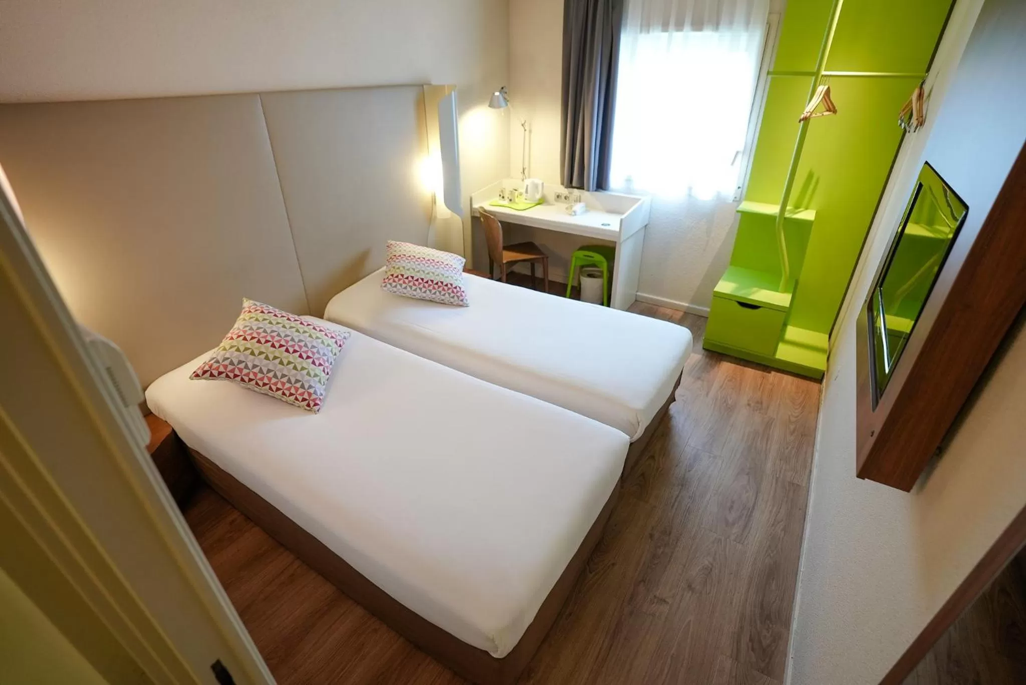 Superior Twin Room in Campanile Paris CDG Airport Villepinte