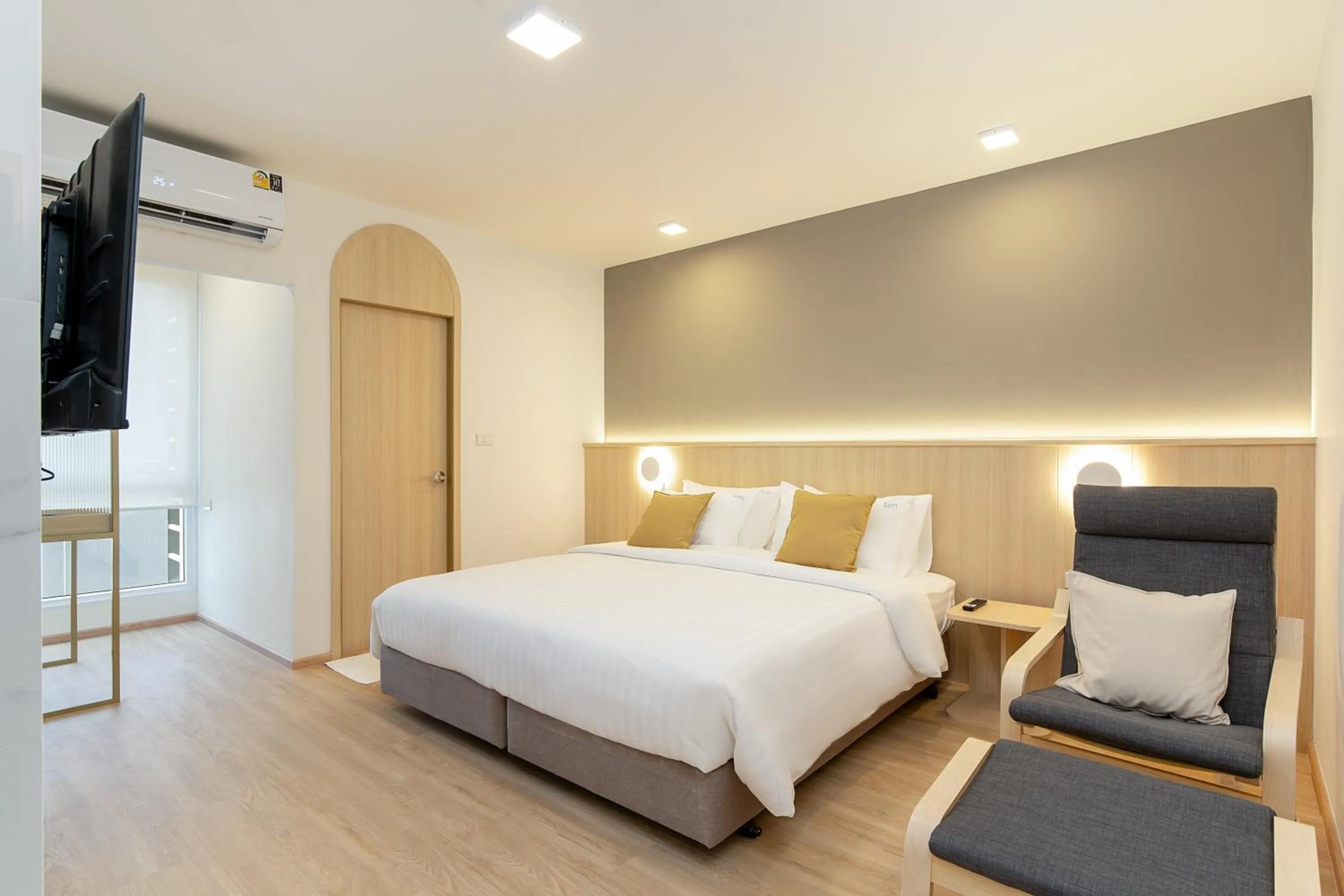 Deluxe Premier Room with balcony in Diya Hotel Bangkok