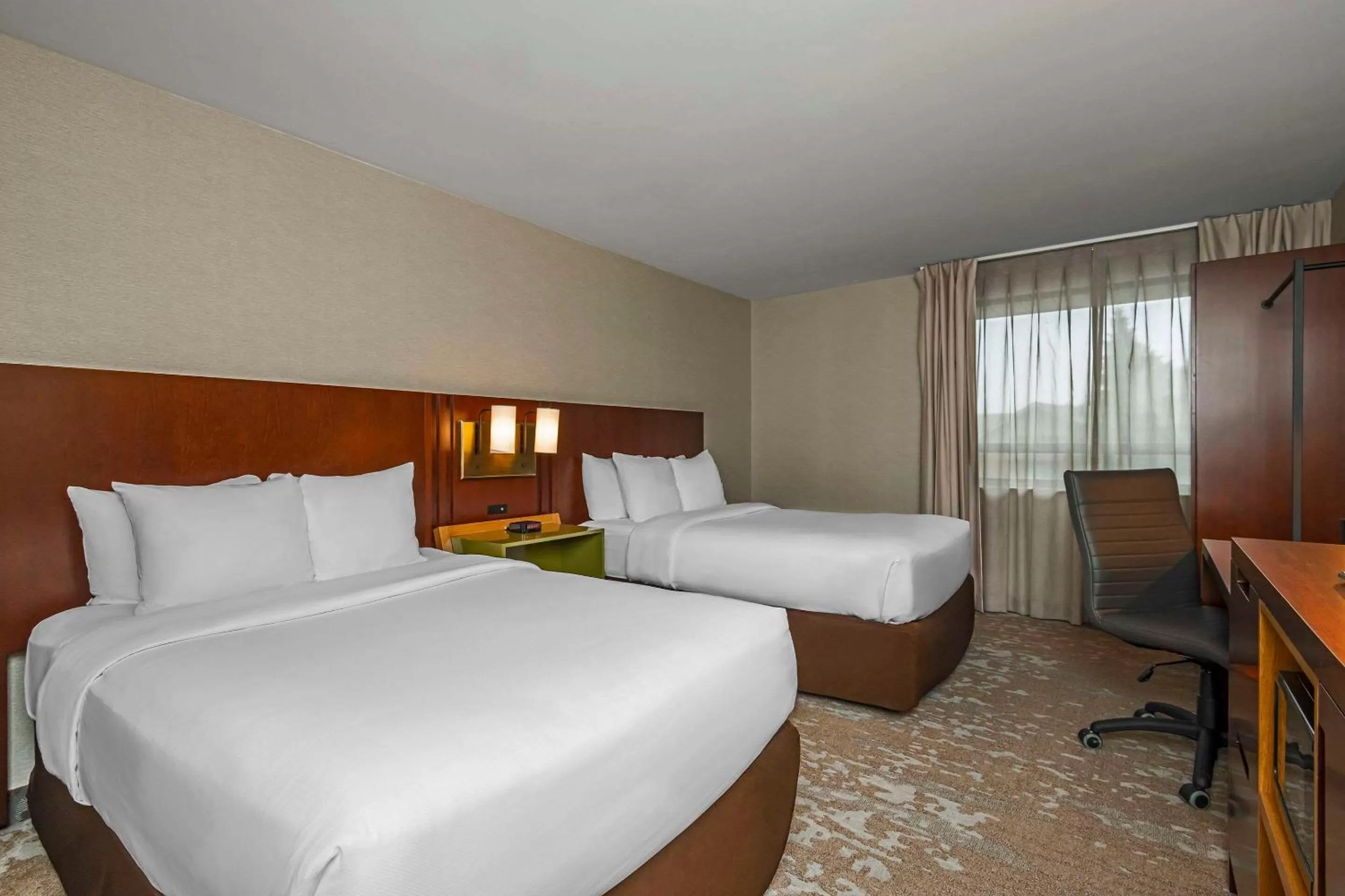 Queen Room with Two Queen Beds - Non-Smoking in Comfort Inn Cambridge