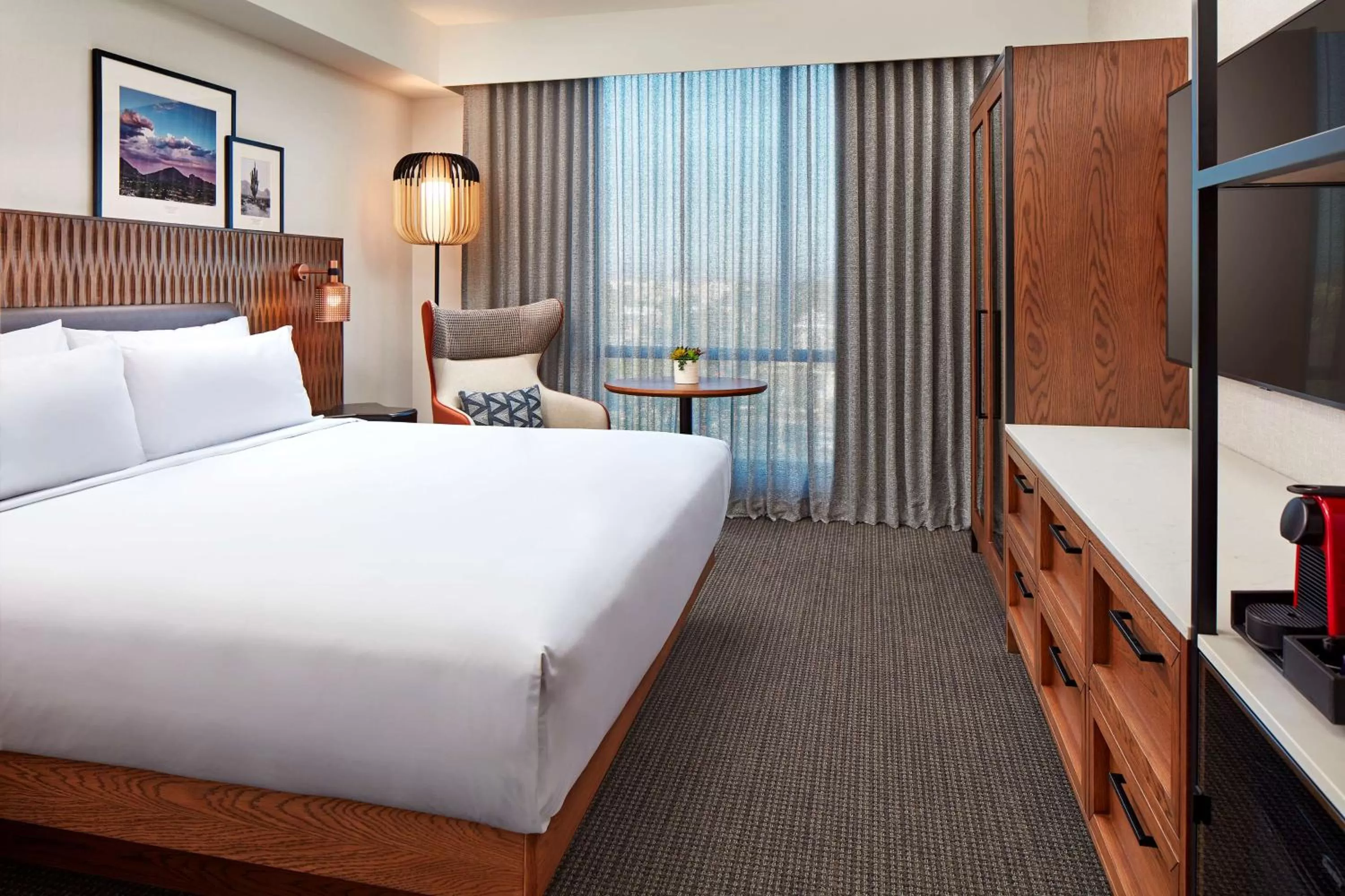 PURE Wellness King Room in Senna House Hotel Scottsdale, Curio Collection By Hilton