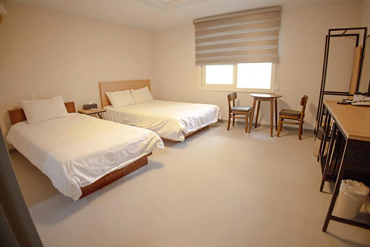 Superior Twin Room in Trevi Hotel