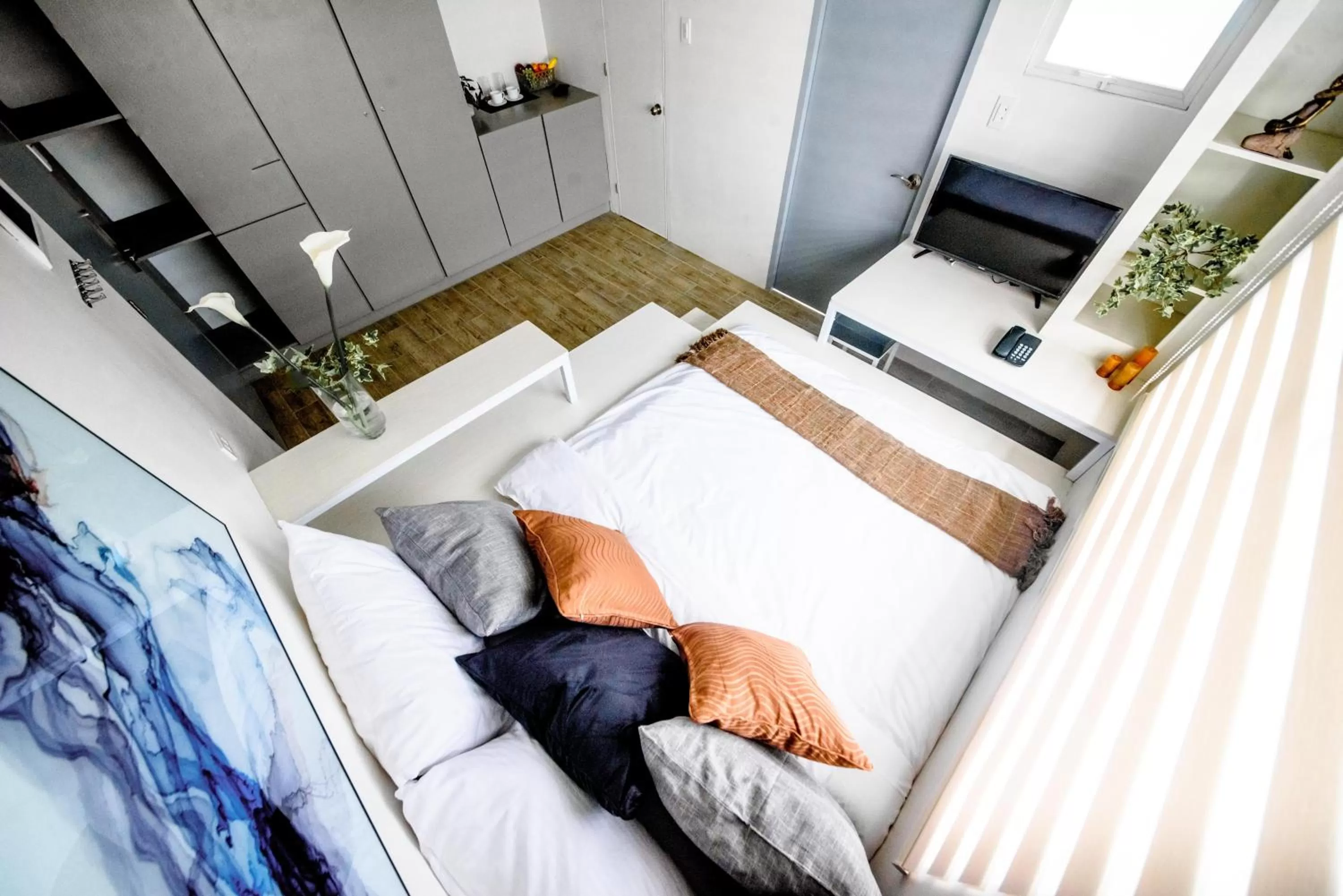 Deluxe Double Room with Balcony in 1075 Dormitel