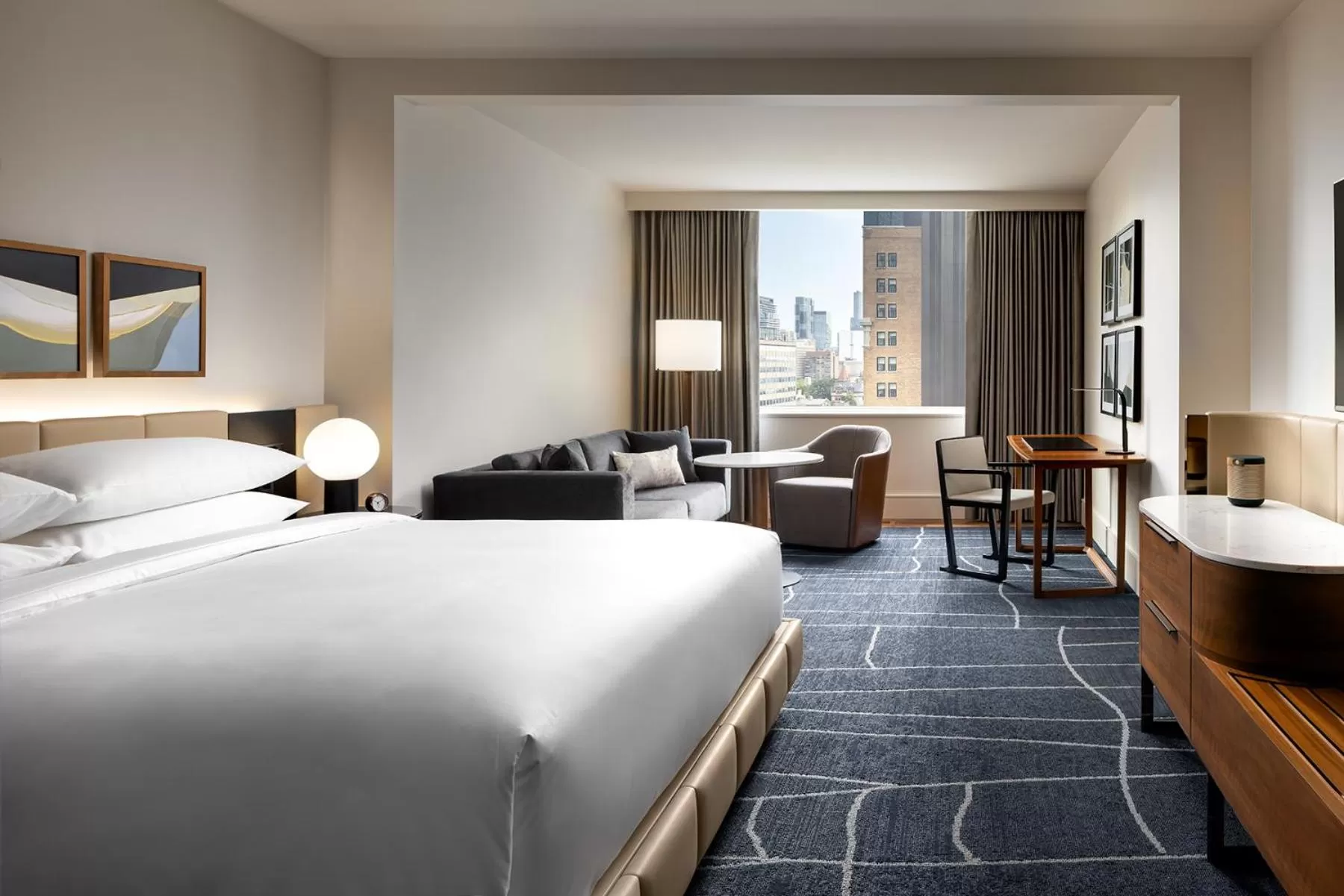 Deluxe King Room in Park Hyatt Toronto