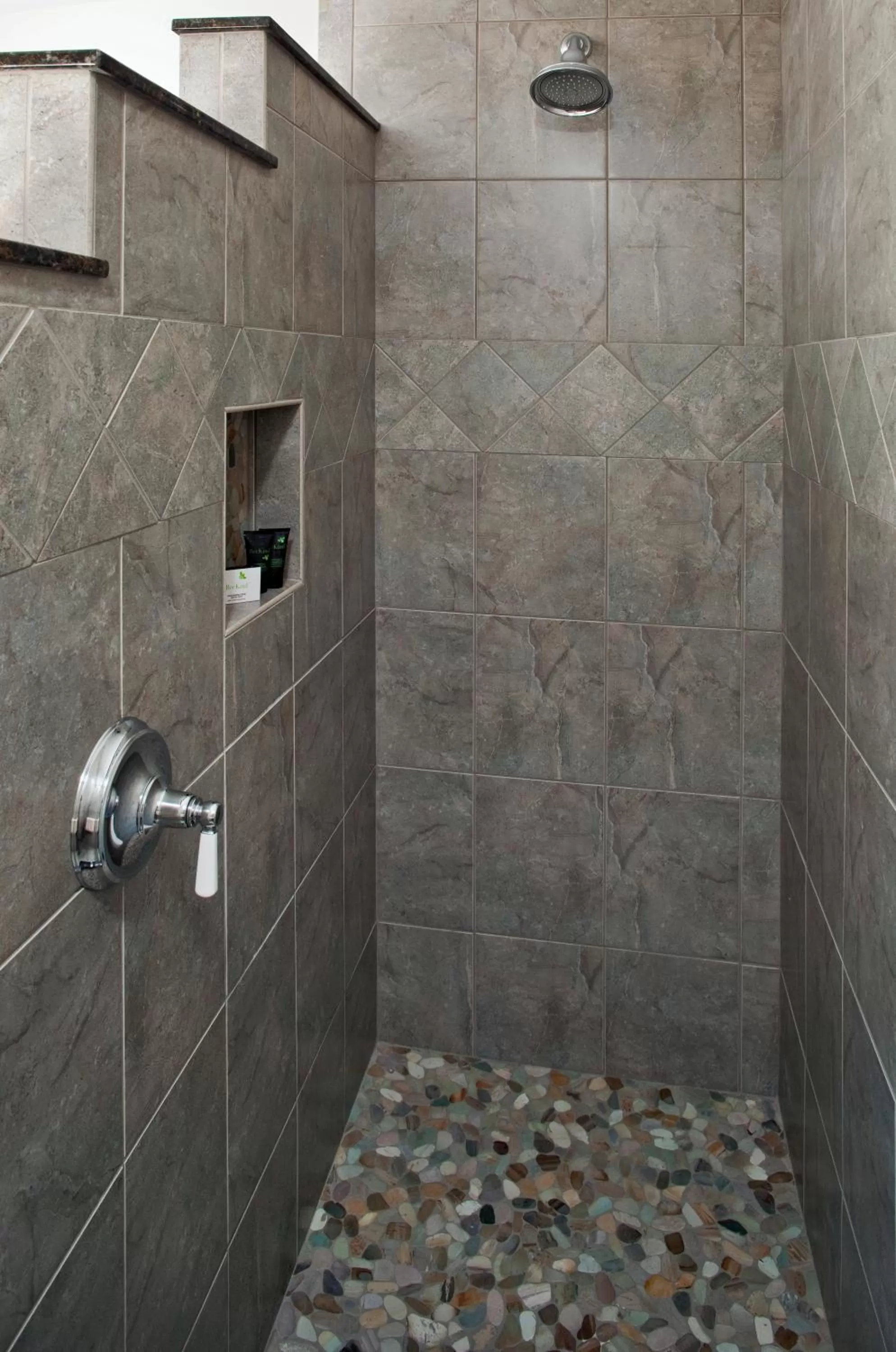 King Room in 1802 House Bed & Breakfast