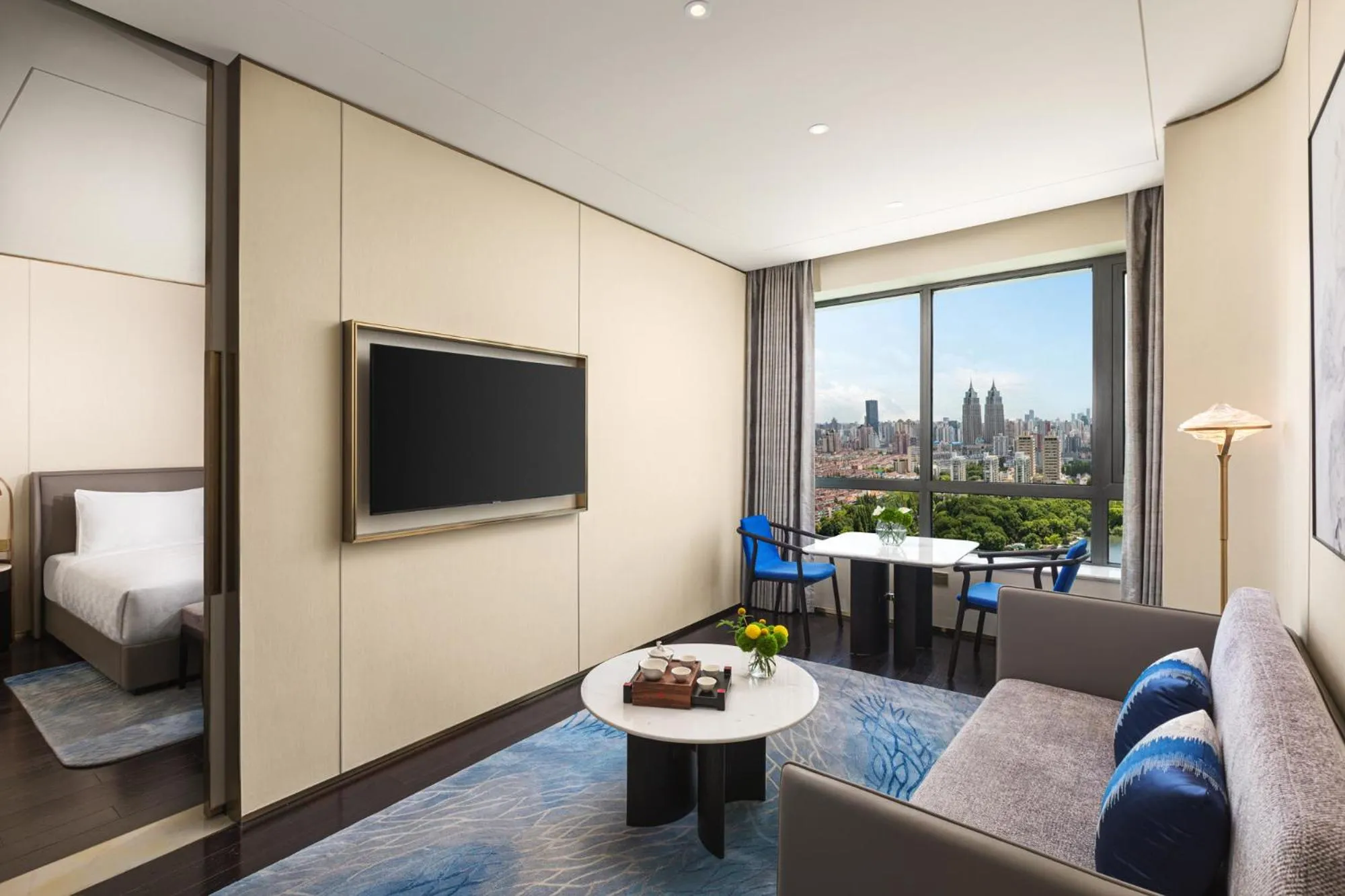 One-Bedroom Suite Lounge Access in HUALUXE Shanghai Changfeng Park by IHG