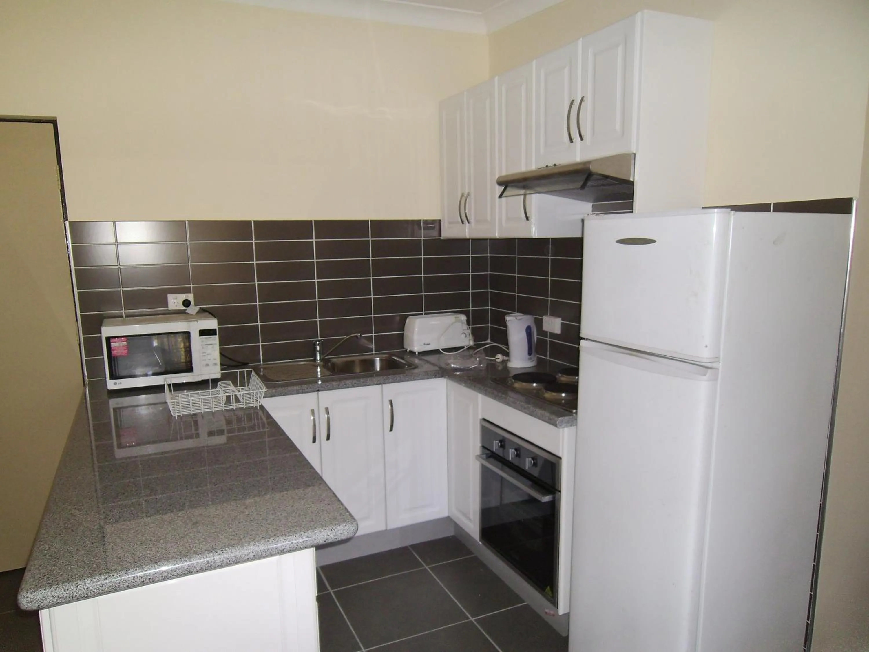 Apartment Three-Bedroom  in The Swiss Motel