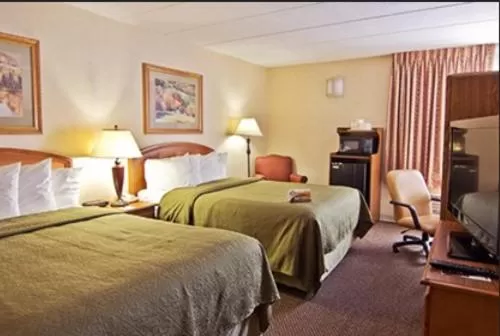 Double Room with Two Double Beds - Smoking in Quality Inn Chillicothe