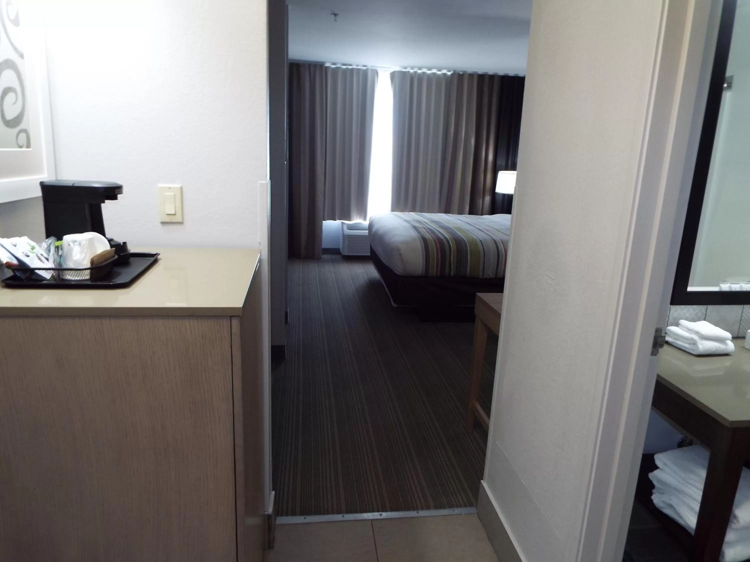 King Room - Disability Access/Non-Smoking in Country Inn & Suites By Radisson, McDonough, GA