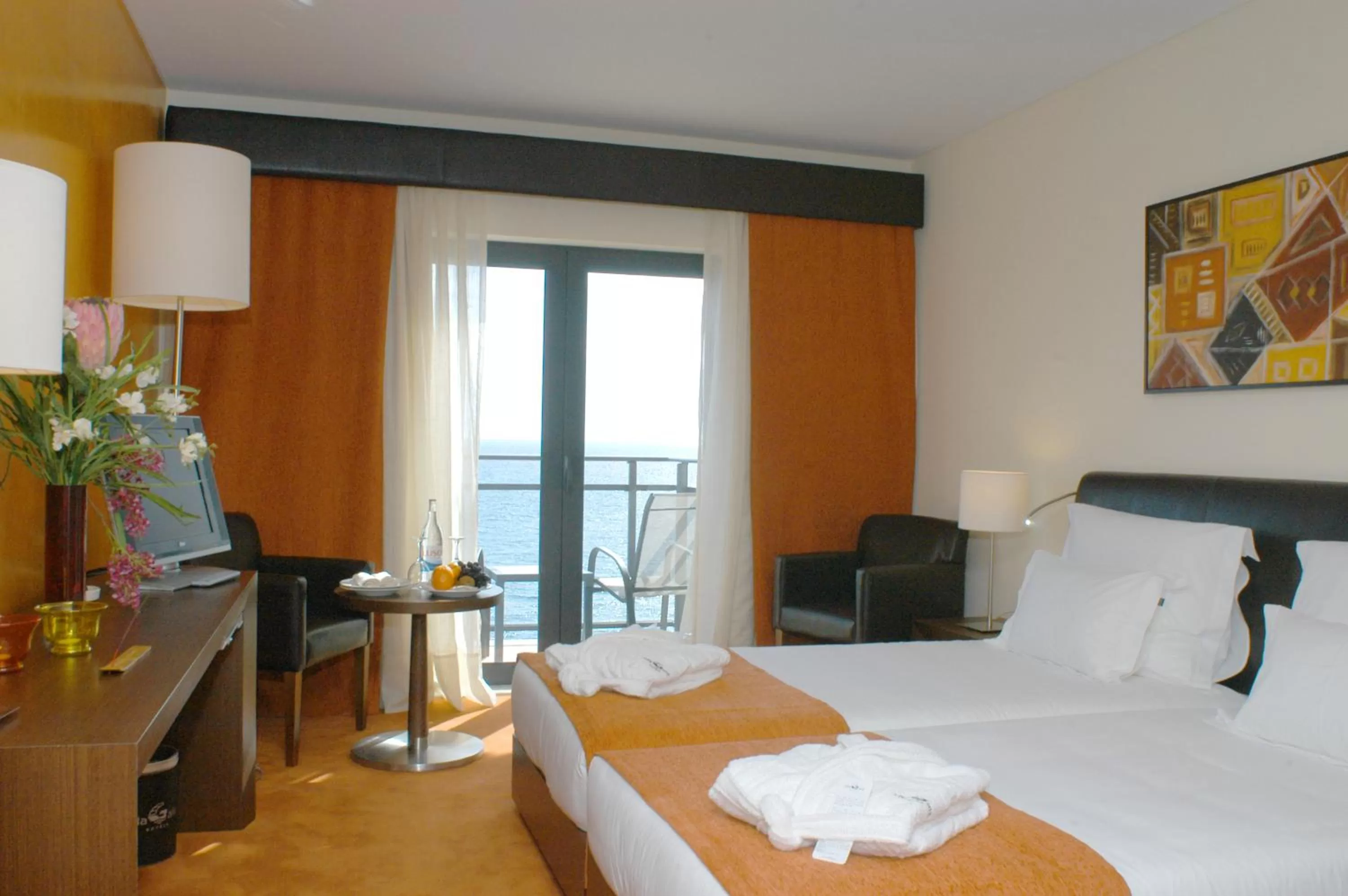 Twin Room with Sea View and Extra Bed (3 Adults) in Vila Gale Santa Cruz