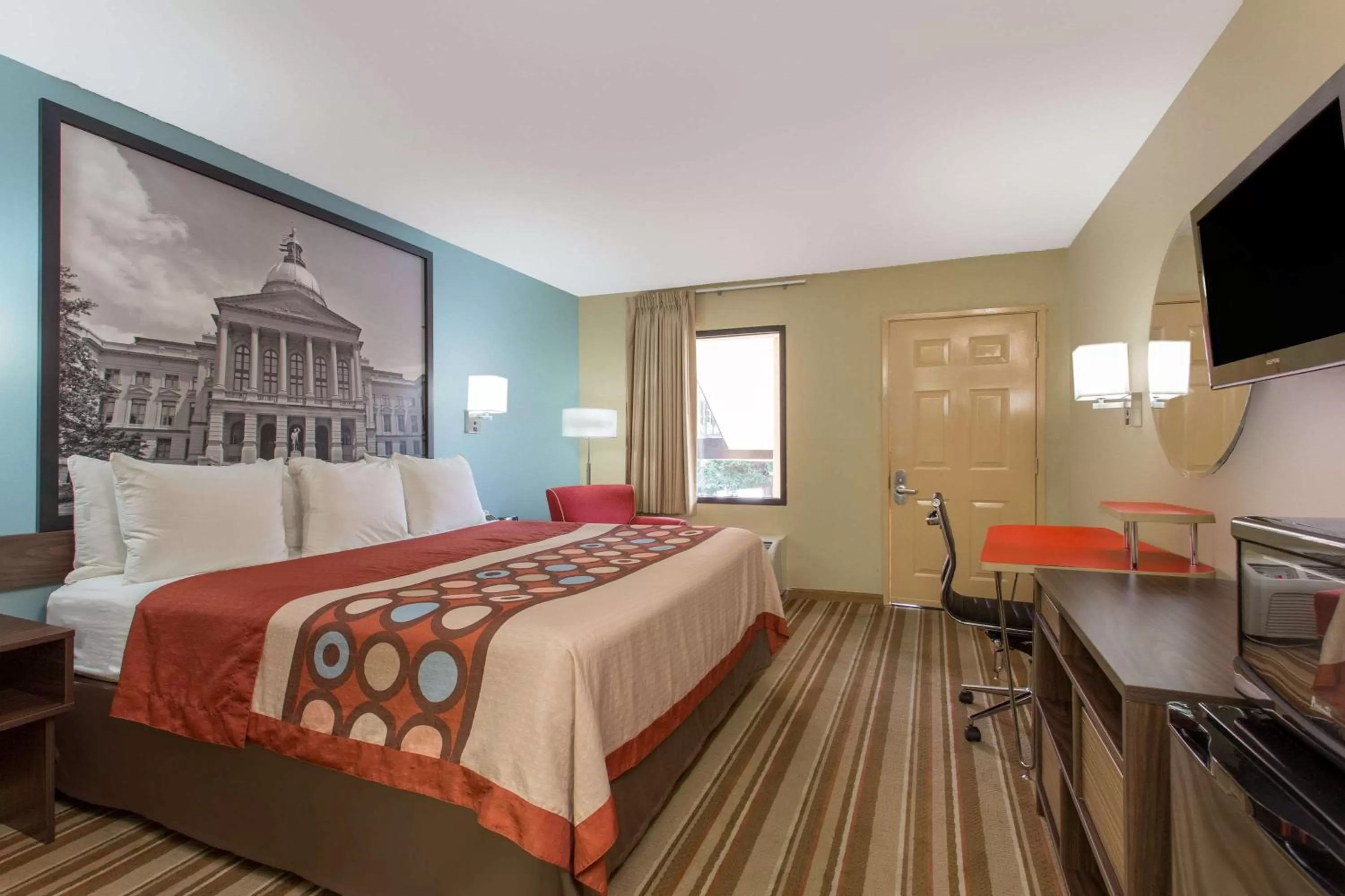 King Room - Mobility Access/Smoking in Super 8 by Wyndham Forest Park