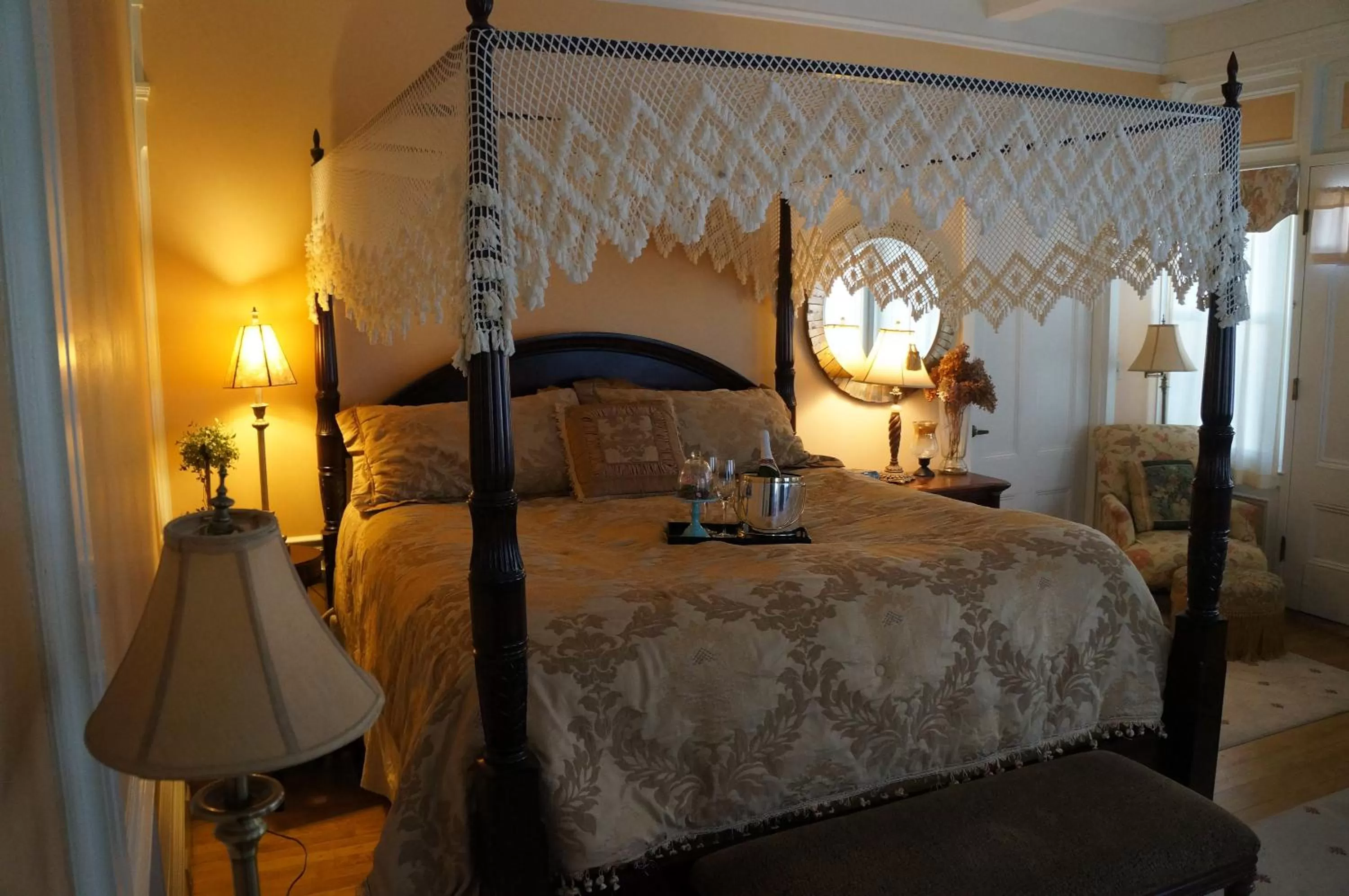 Double Room in Silver Fountain Inn