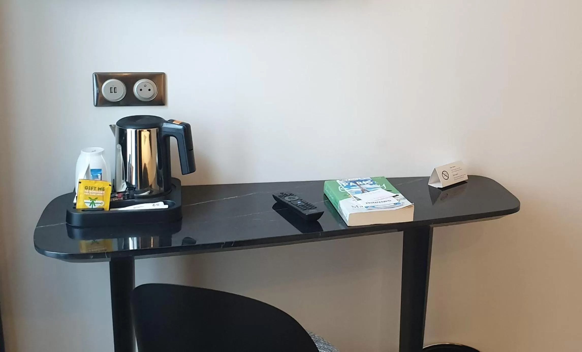 Solo Room in Acacias Etoile