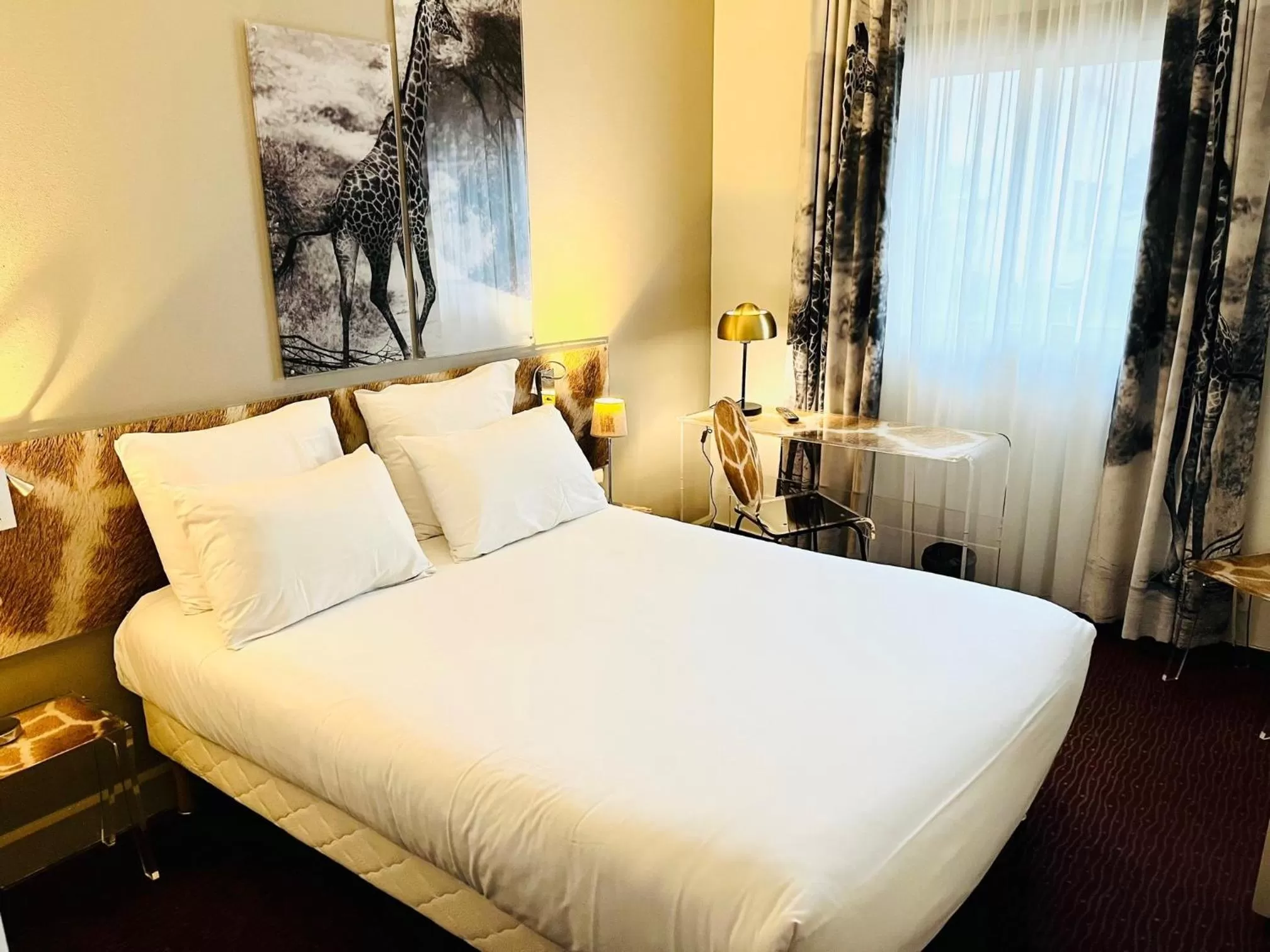 Single Room in Hotel Le Cardinal Rueil Centre