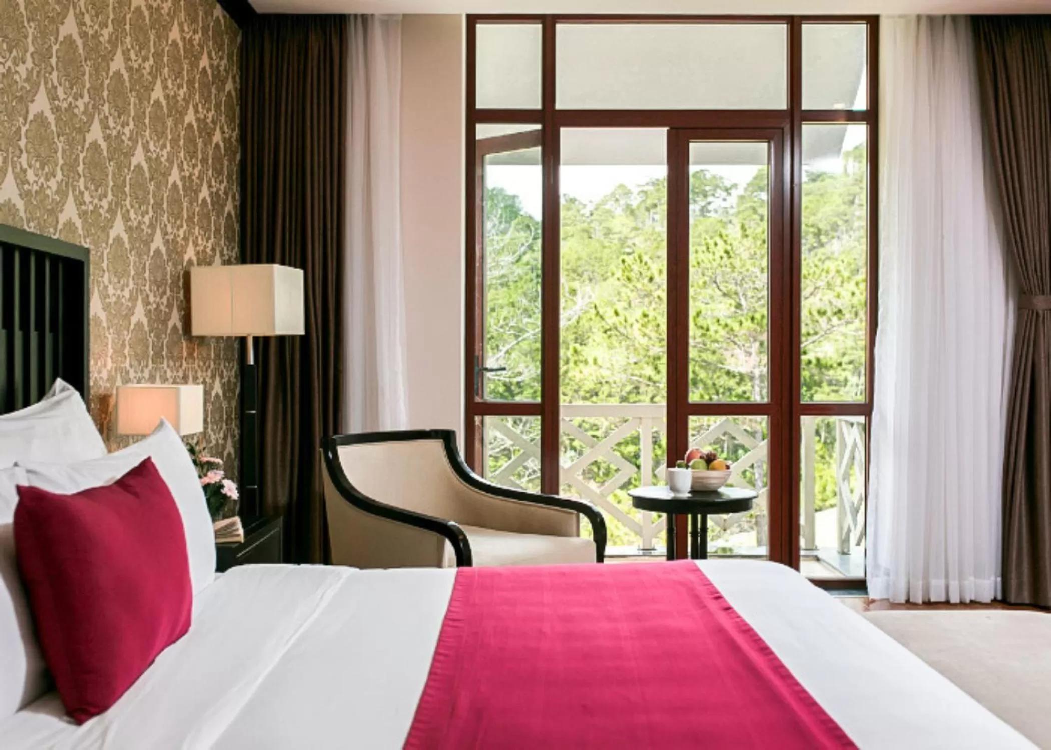 King Suite Mountain View in Swiss-Belresort Tuyen Lam