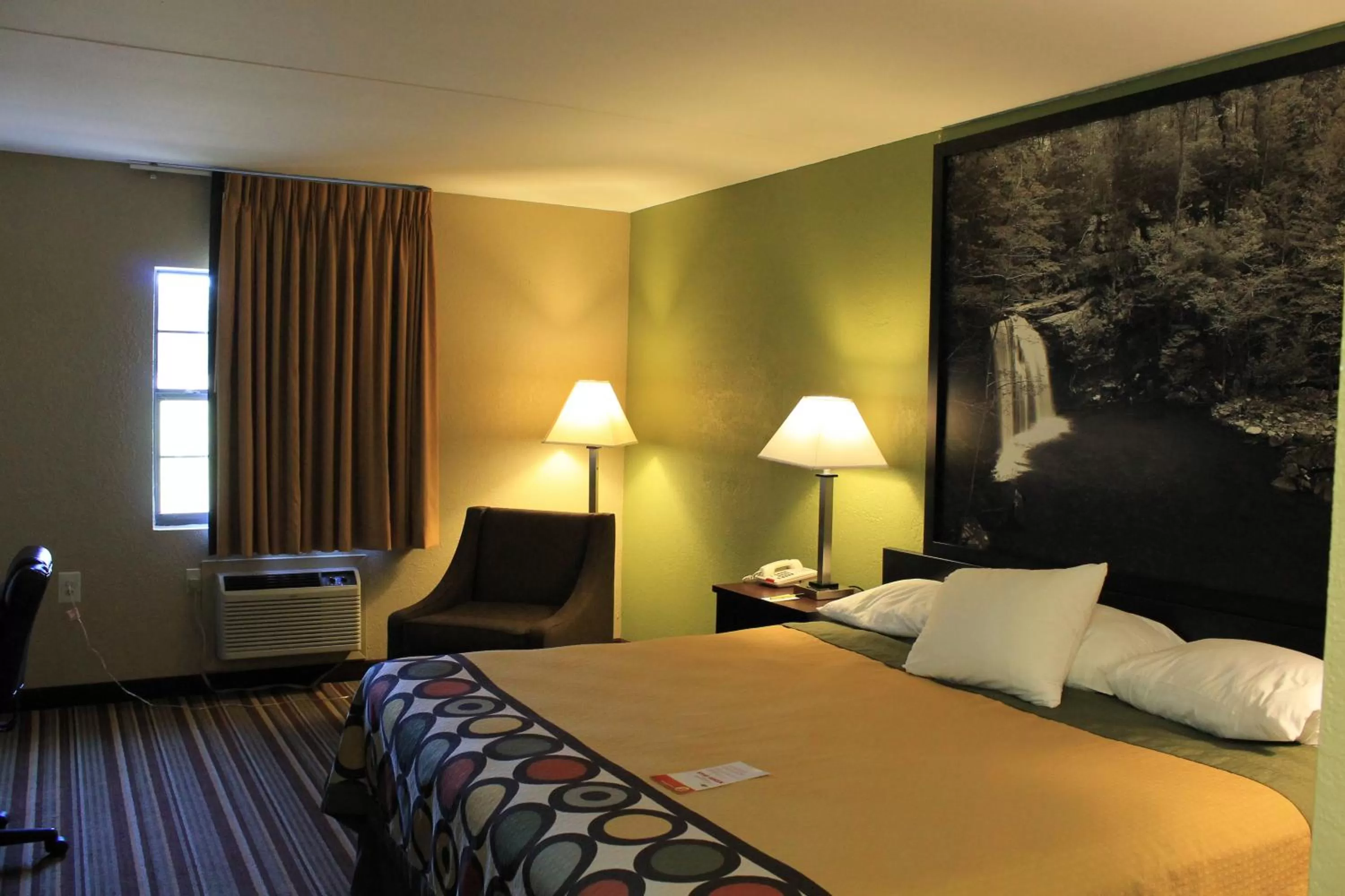 King Room- Non-Smoking in Super 8 by Wyndham Morrilton