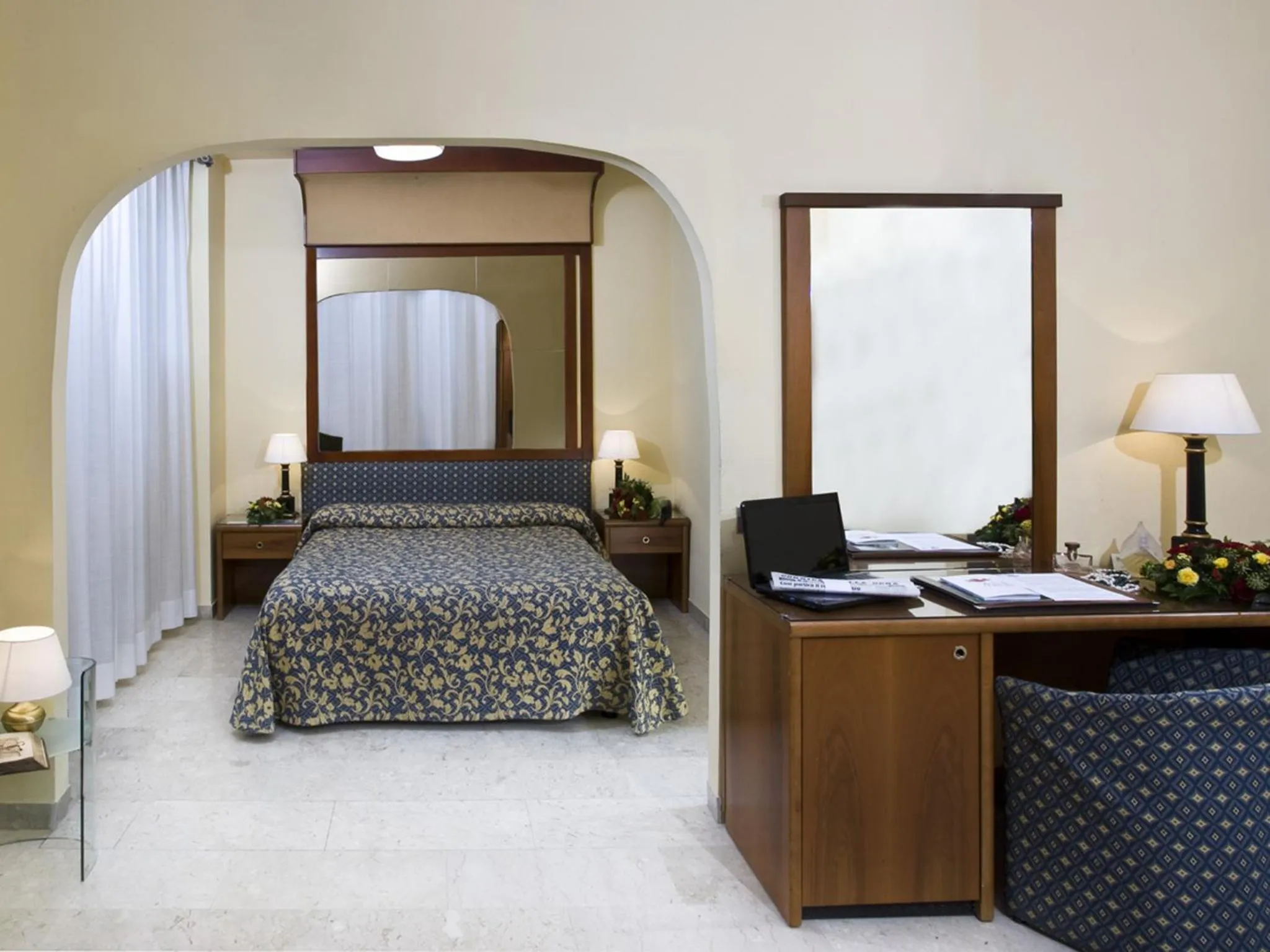 Family Room (5 Adults) in Hotel Savoy