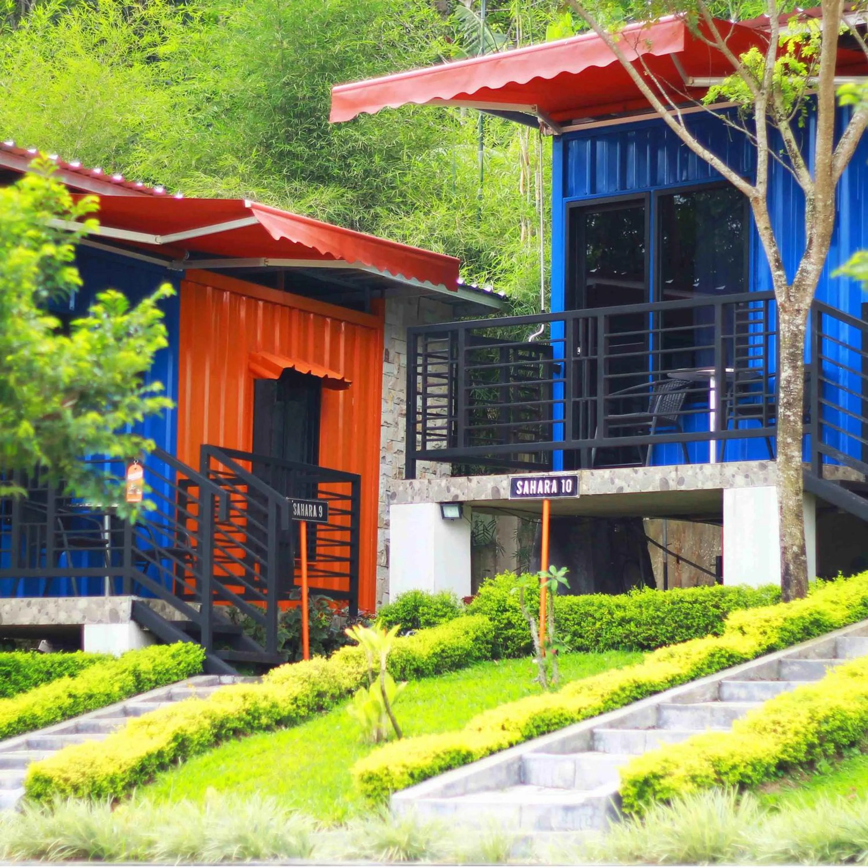 Sahara Container Queen - single occupancy in JSI Resort Megamendung