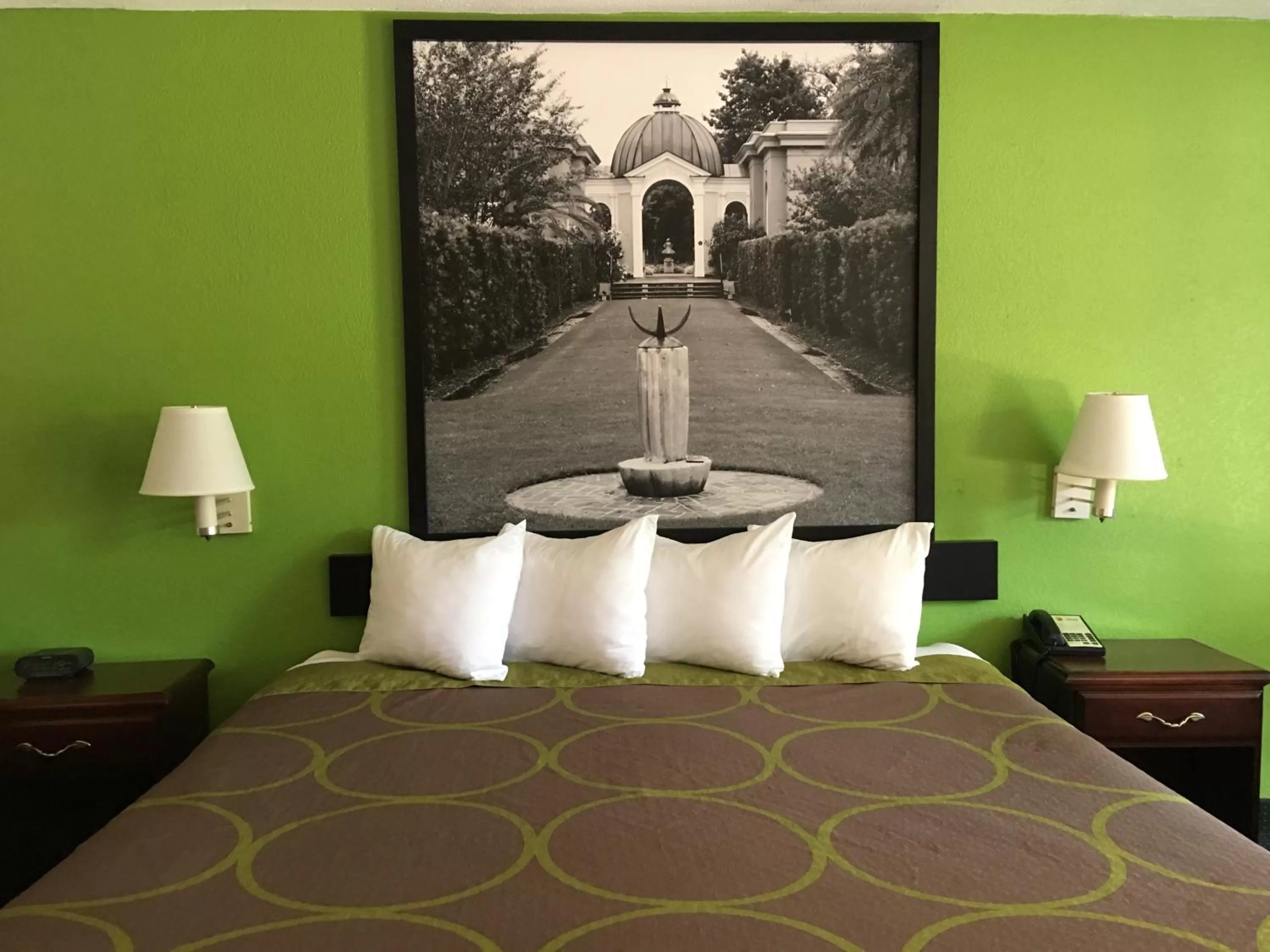 King Room - Mobility Access/Non-Smoking in Super 8 by Wyndham Mobile