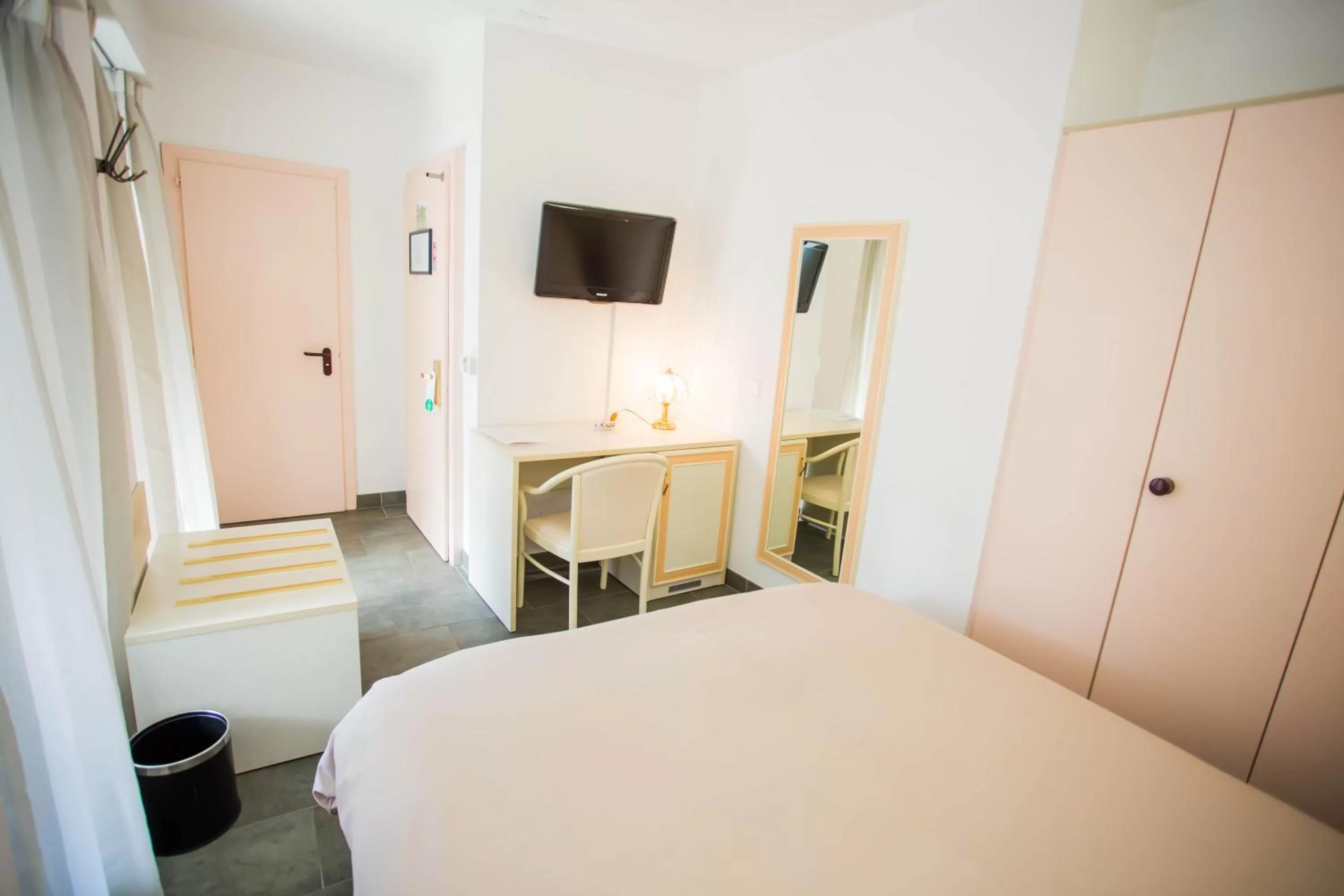 Standard Double or Twin Room in Hôtel du Port