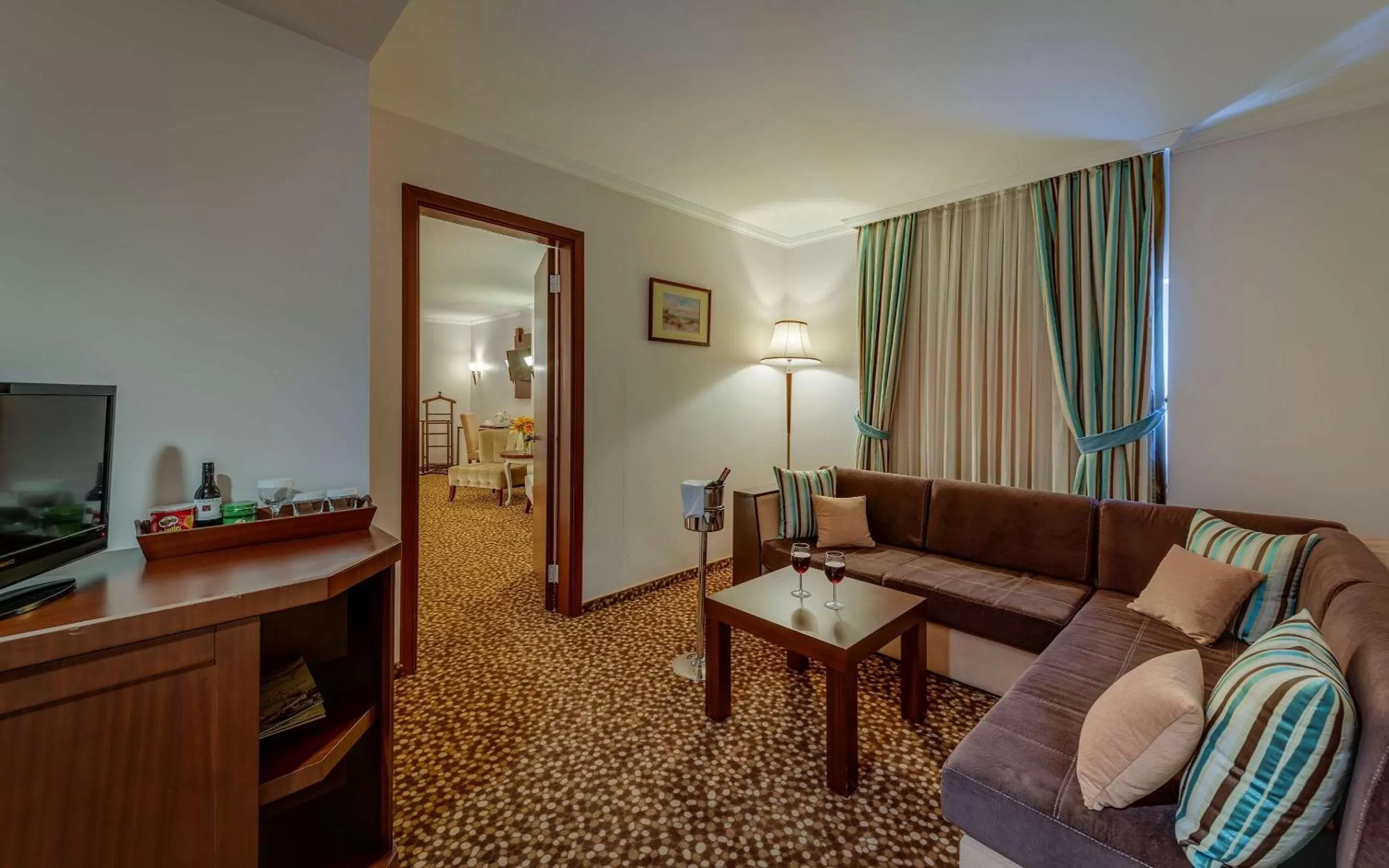 Suite in Best Western Plus Khan Hotel