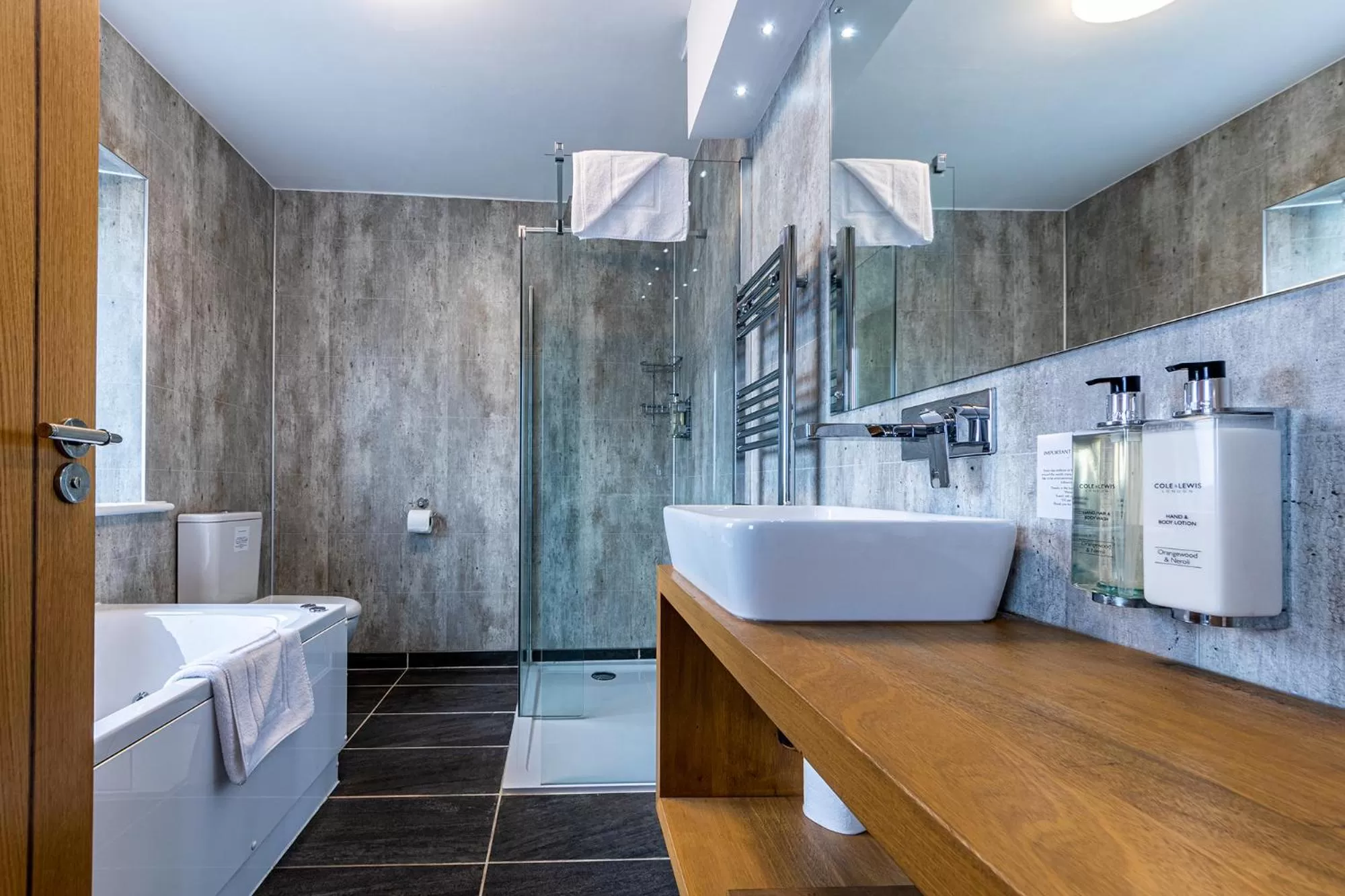 Four Poster Room in Crossways