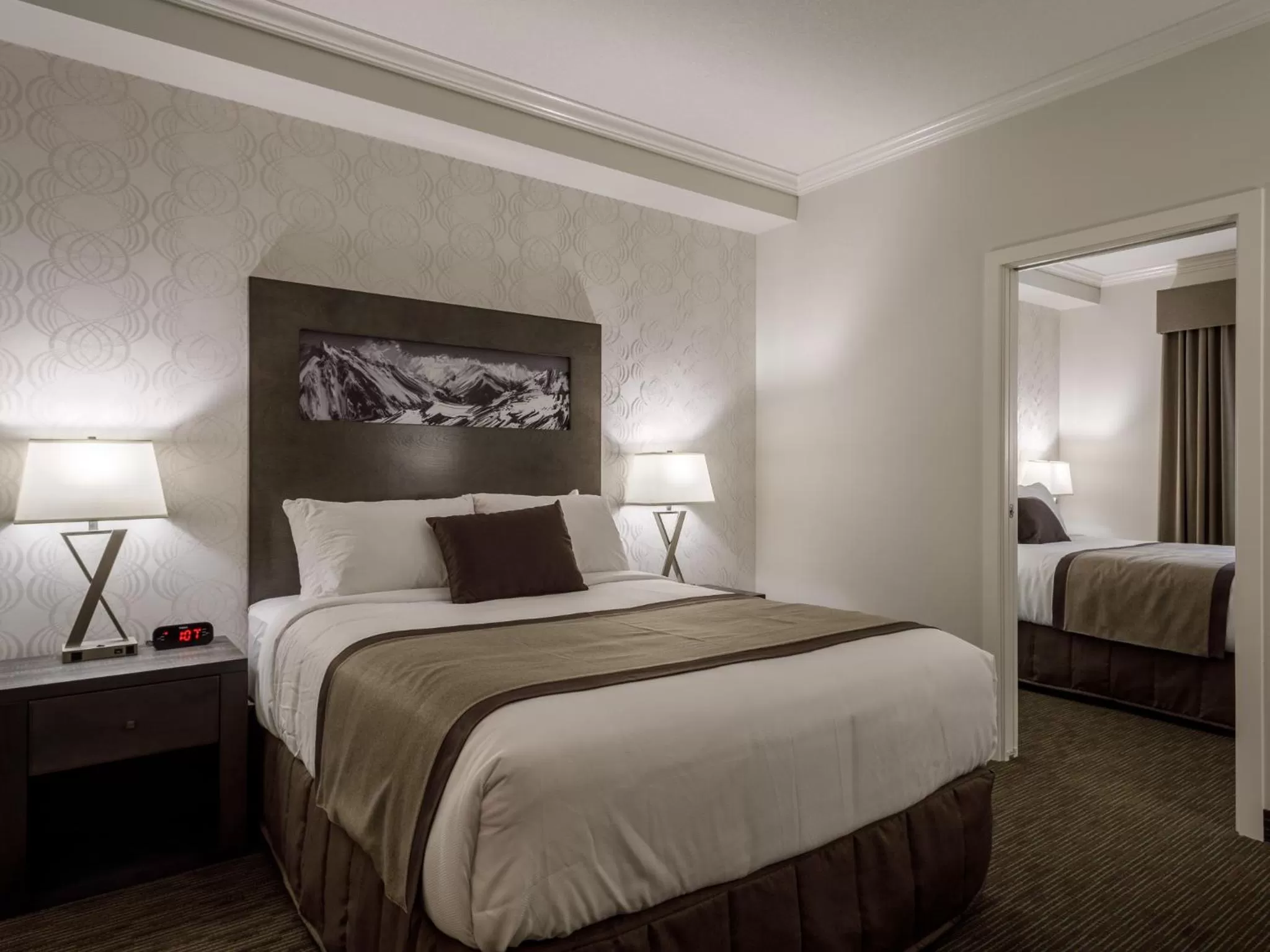 Deluxe Queen Suite - Non-Smoking in Ramada by Wyndham Revelstoke