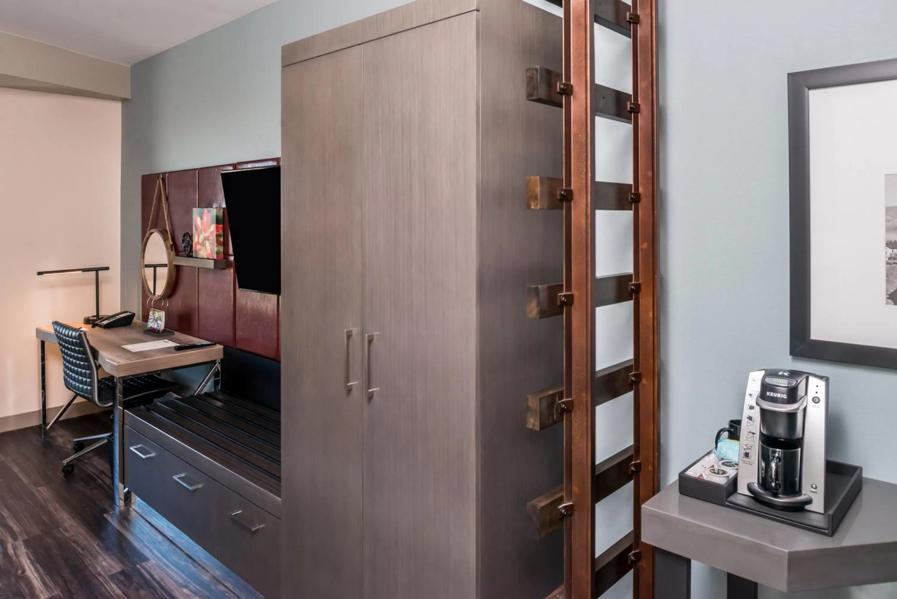 Double Room Hearing Accessible with Shower - Non-Smoking in Hotel Indigo Frisco by IHG