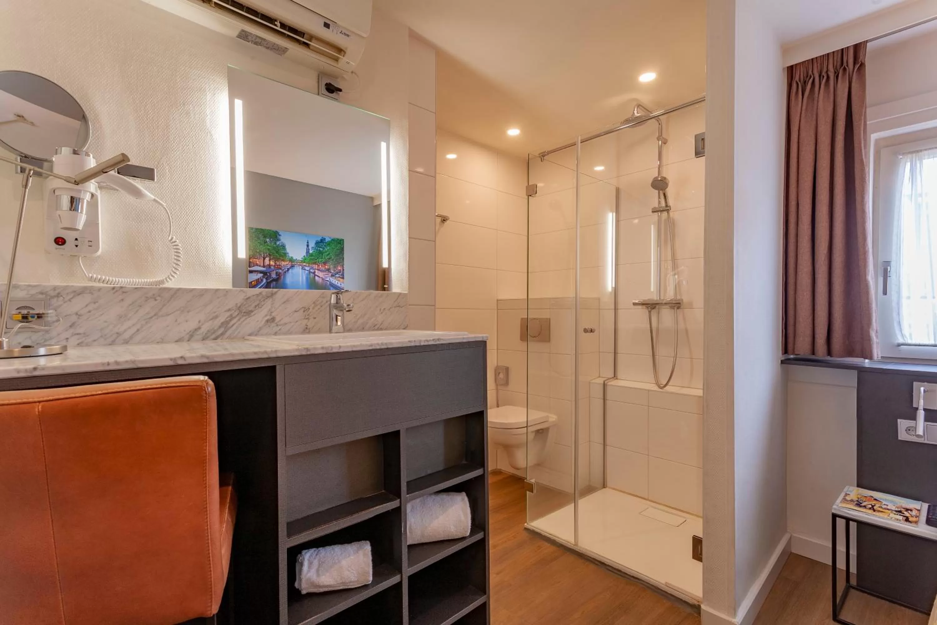 Single Room in Avenue Hotel