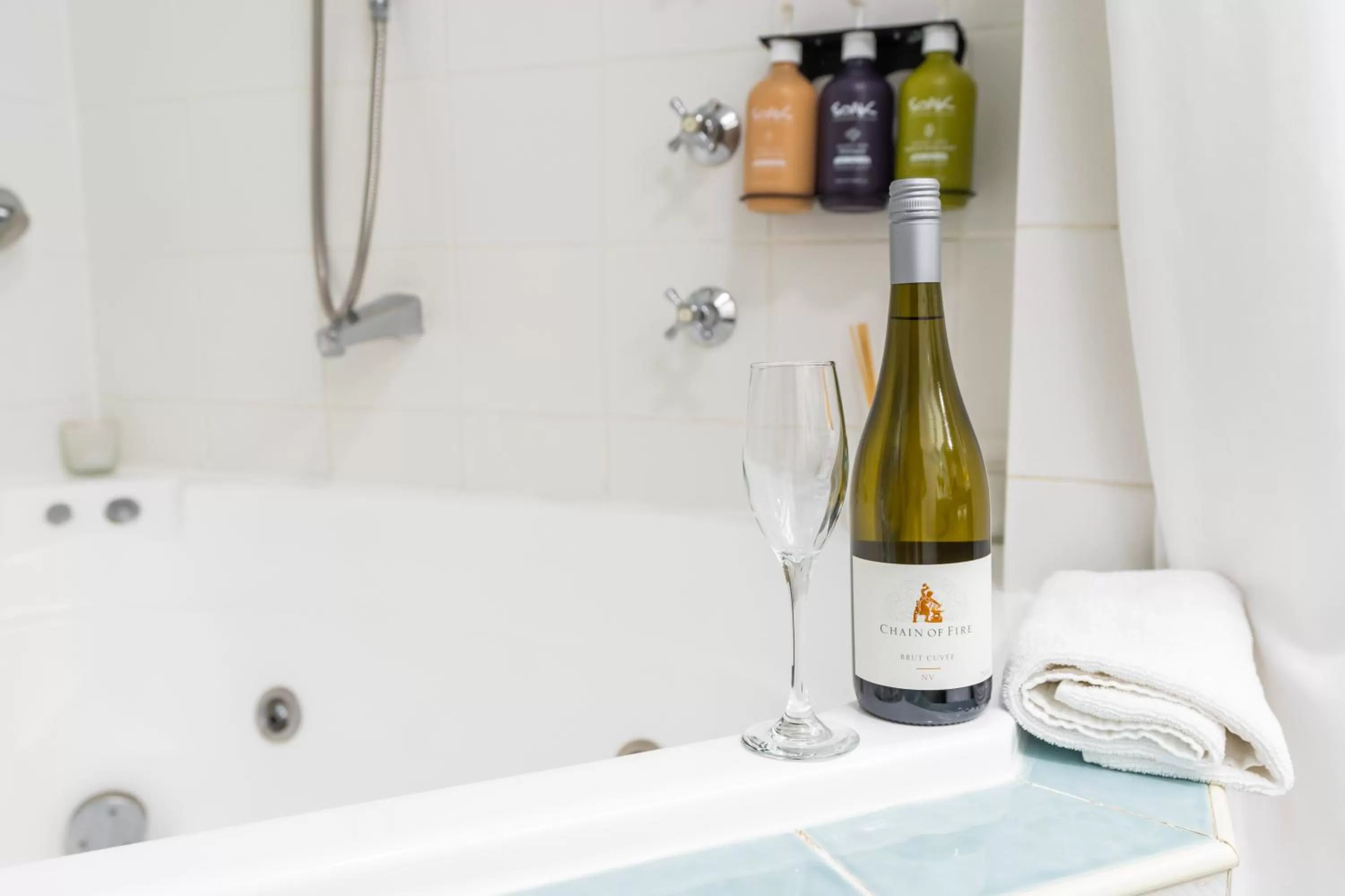 One-Bedroom King Suite in Holiday Inn Parramatta by IHG