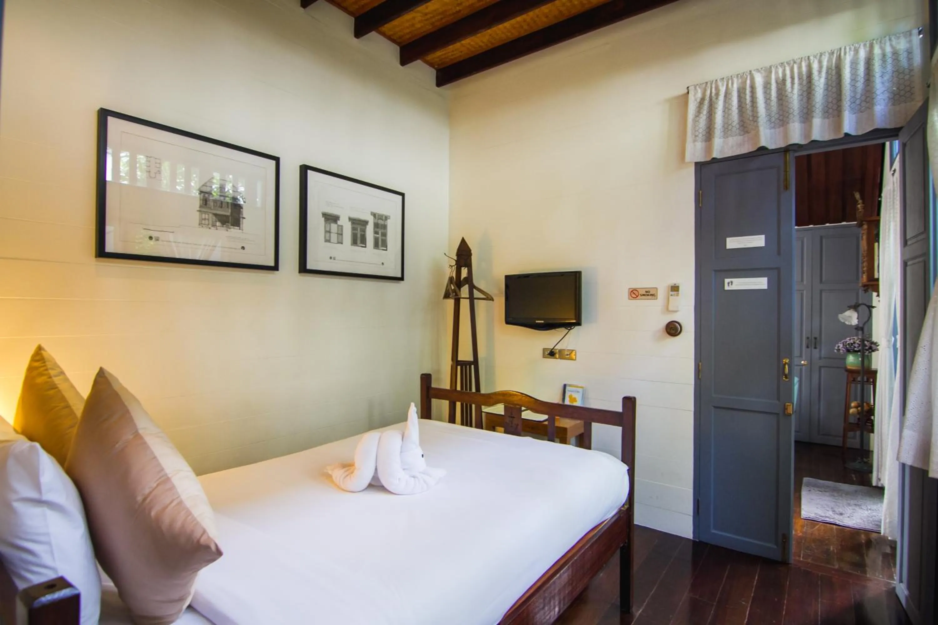 Single Room in Baan Noppawong