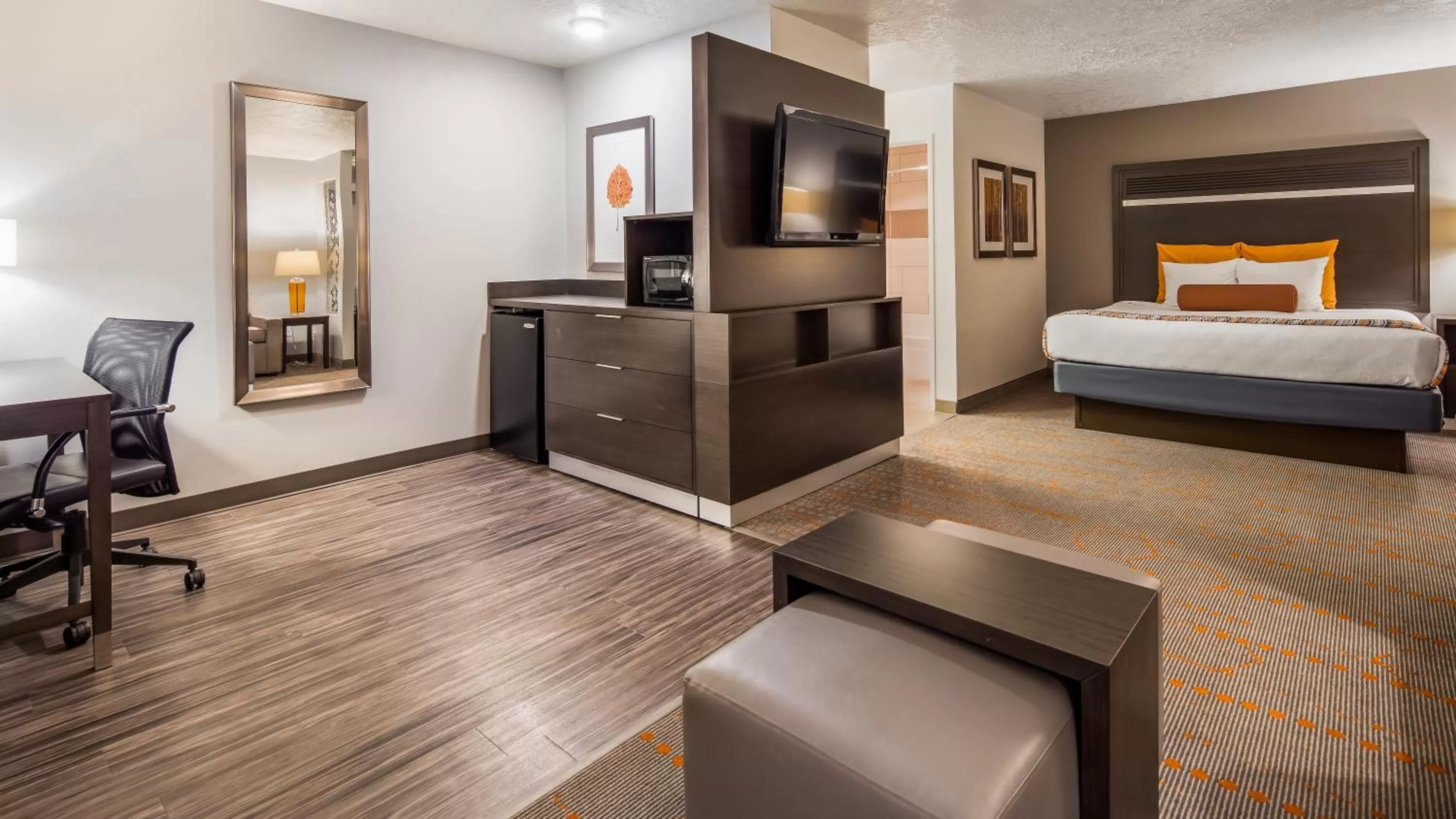 Corner King Suite - Non-Smoking - Not Pet Friendly in Best Western Corvallis