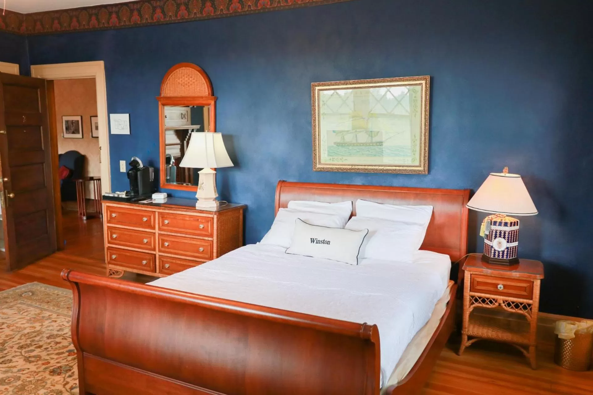 Deluxe Queen Room in The Shaffner Inn