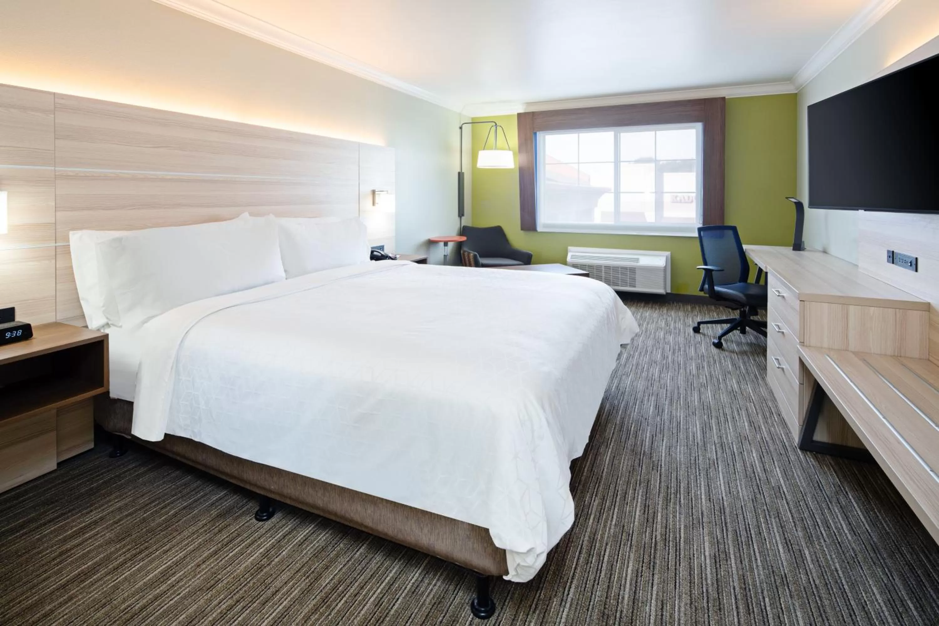 Single King Room in Holiday Inn Express Hotel & Suites Watsonville, an IHG Hotel