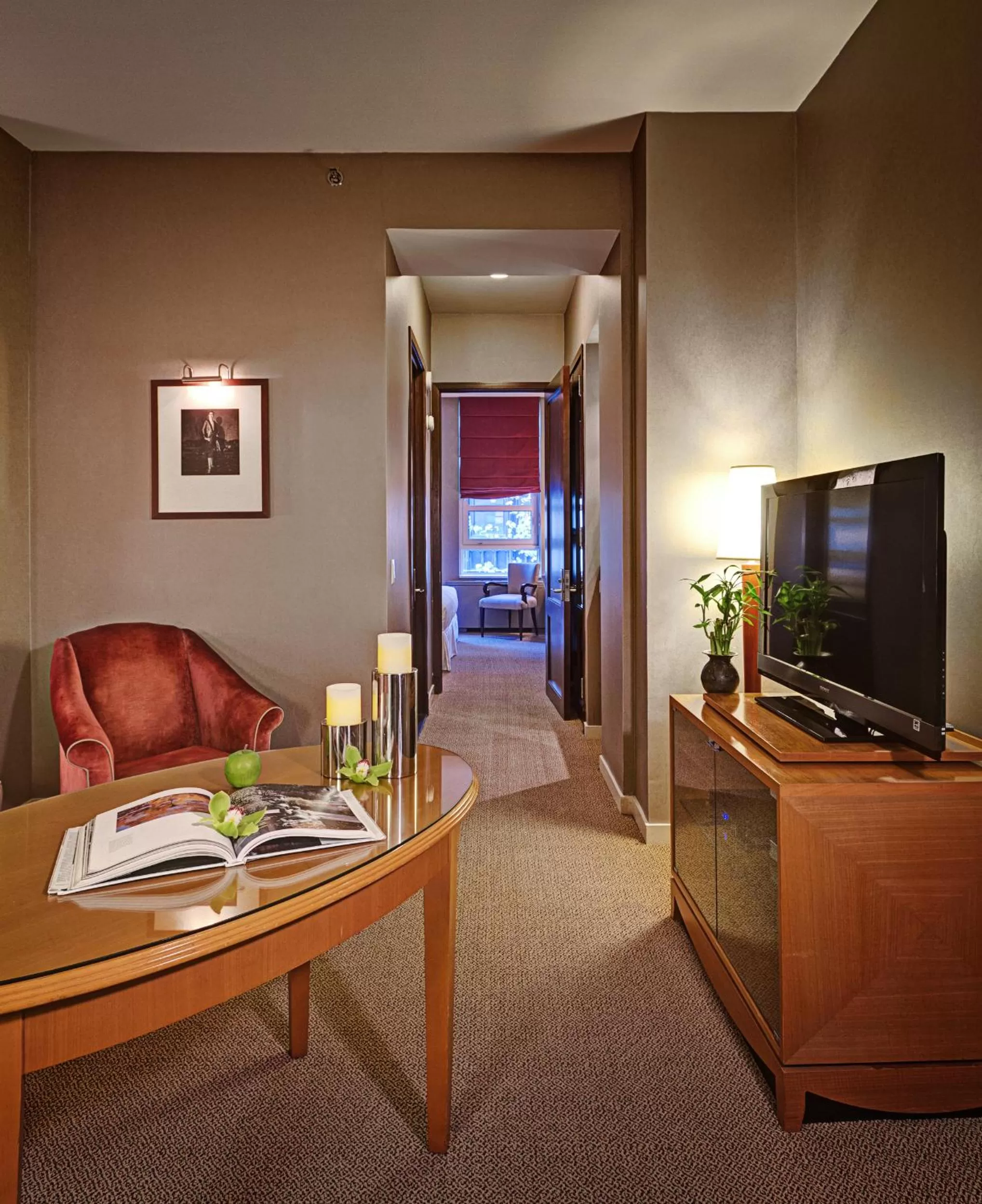 King Suite in Hotel Giraffe by Library Hotel Collection