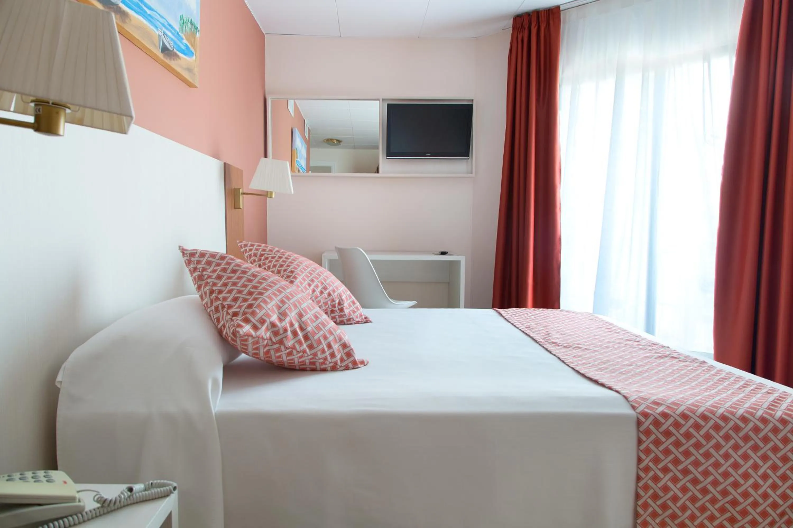 Family Room (2 Adults + 2 Children) in GHT Balmes, Hotel-Aparthotel&SPLASH
