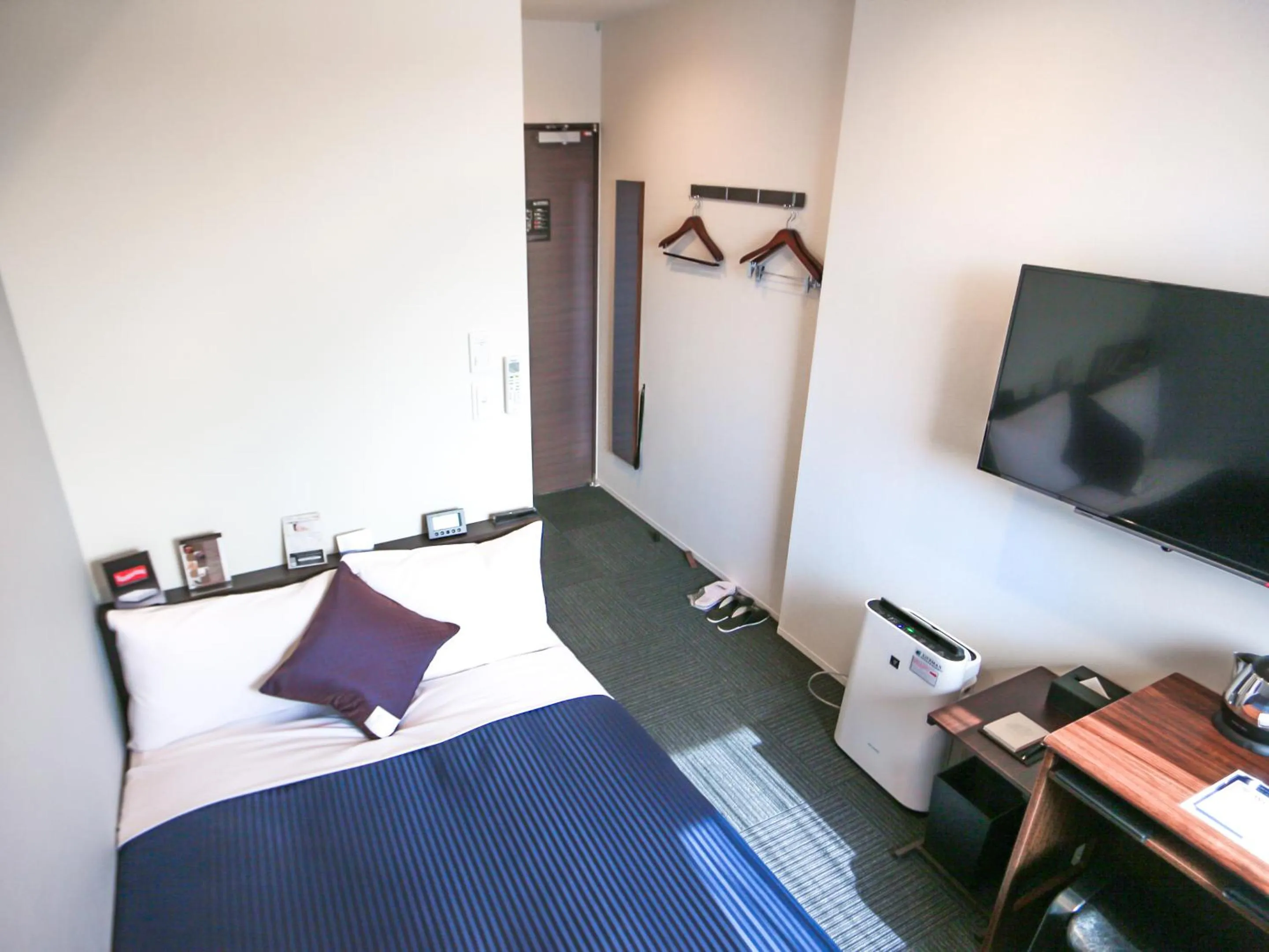 Double Room with Small Double Bed - single occupancy - Smoking in HOTEL LiVEMAX Tokyo Ayase-Ekimae