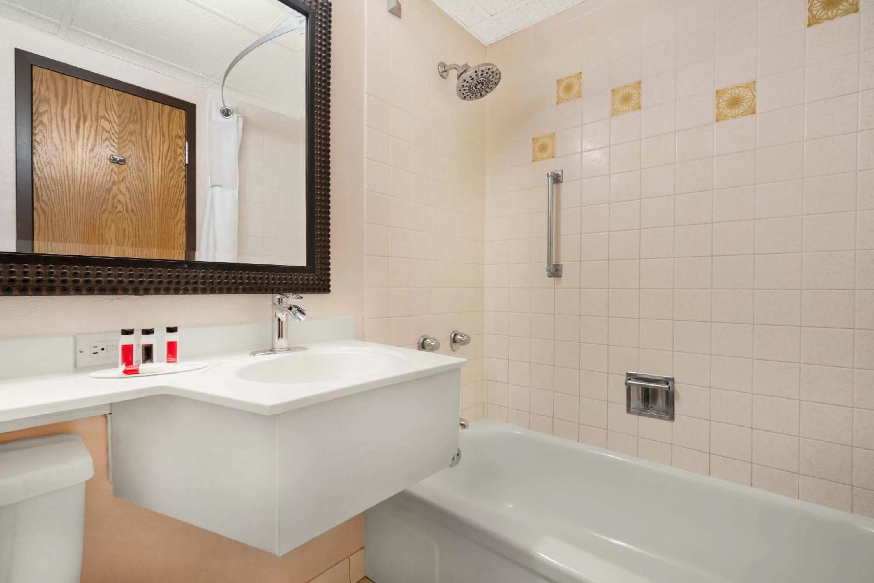 Two-Bedroom Suite with Pool View -  Non-Smoking in Ramada by Wyndham Albert Lea