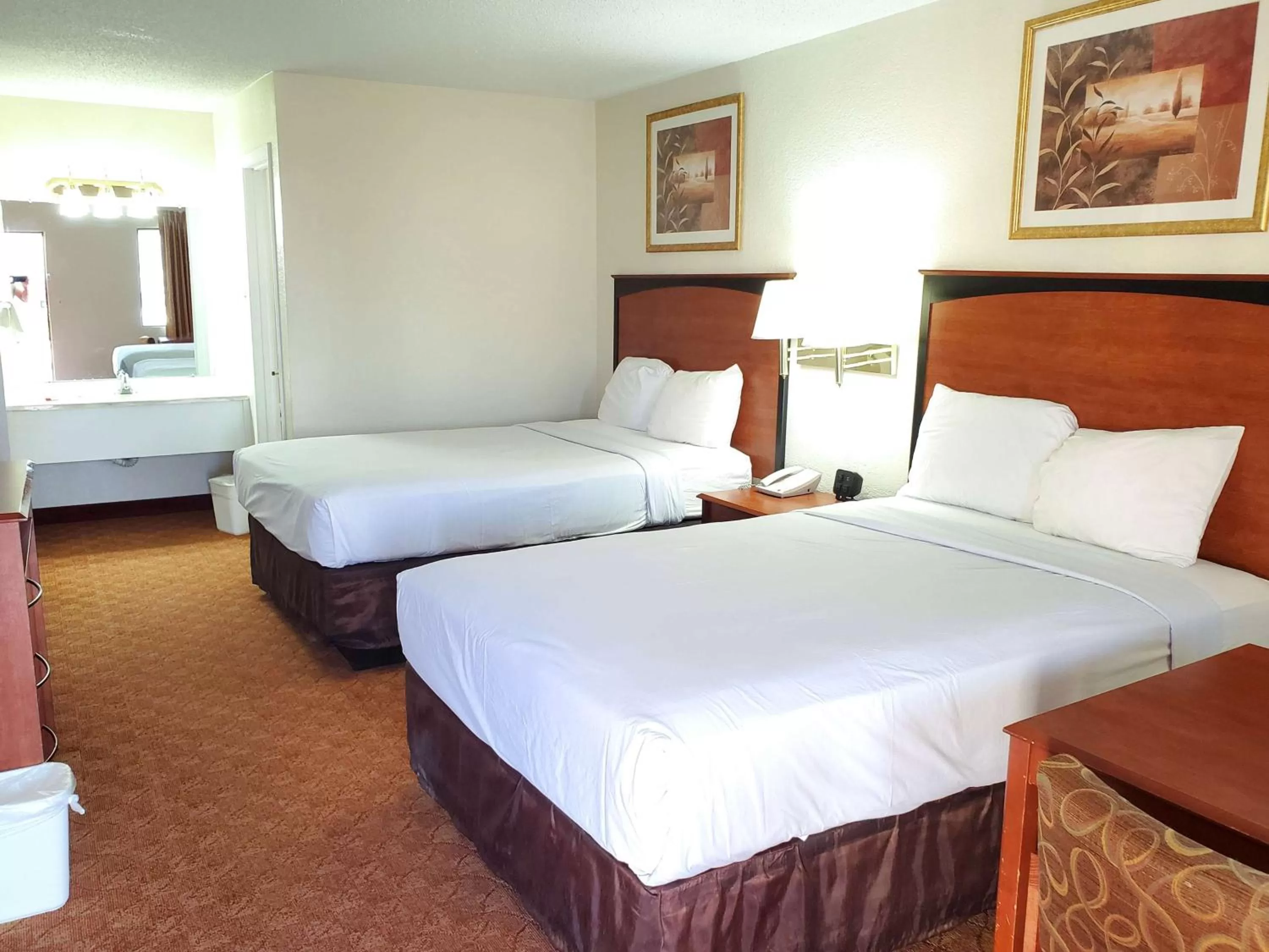 Deluxe Quadruple Room - Non-Smoking in Motel 6 Shamrock TX