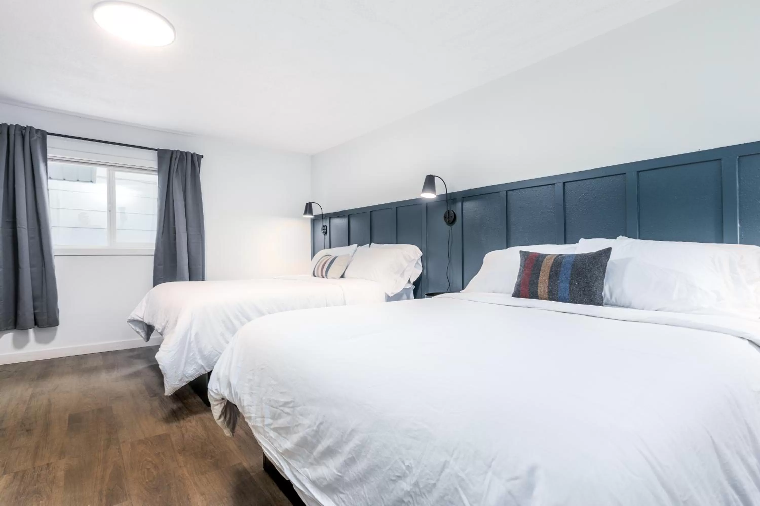 Deluxe Double Room in Minecart Motor Lodge