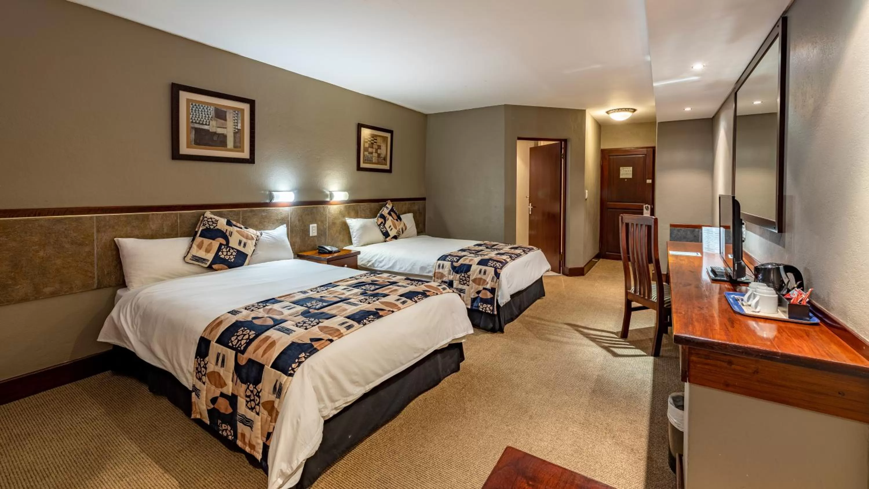 Deluxe Double Room in African Sky Hotels - Pine Lake Inn