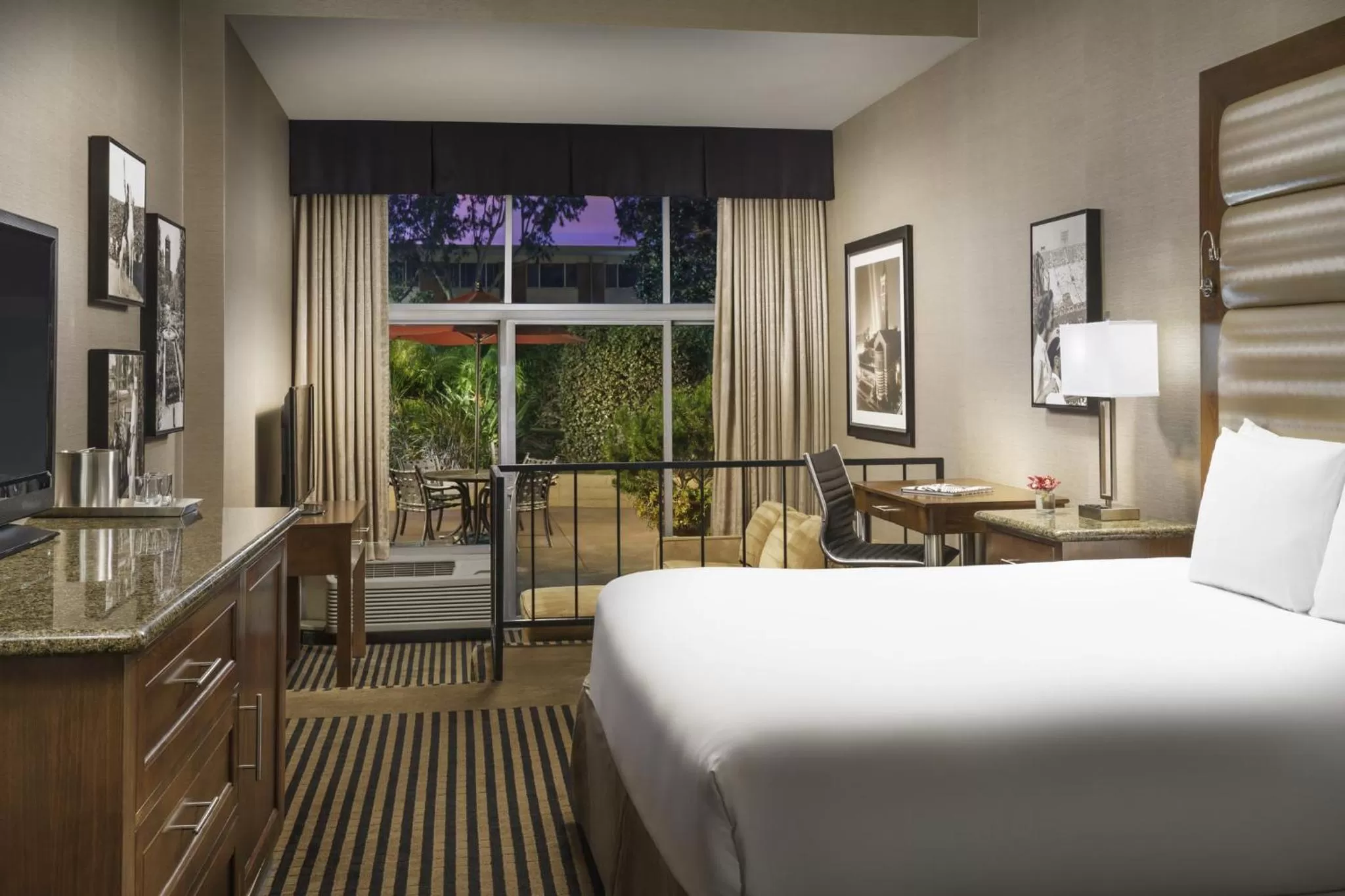 King Room with Garden View in USC Hotel