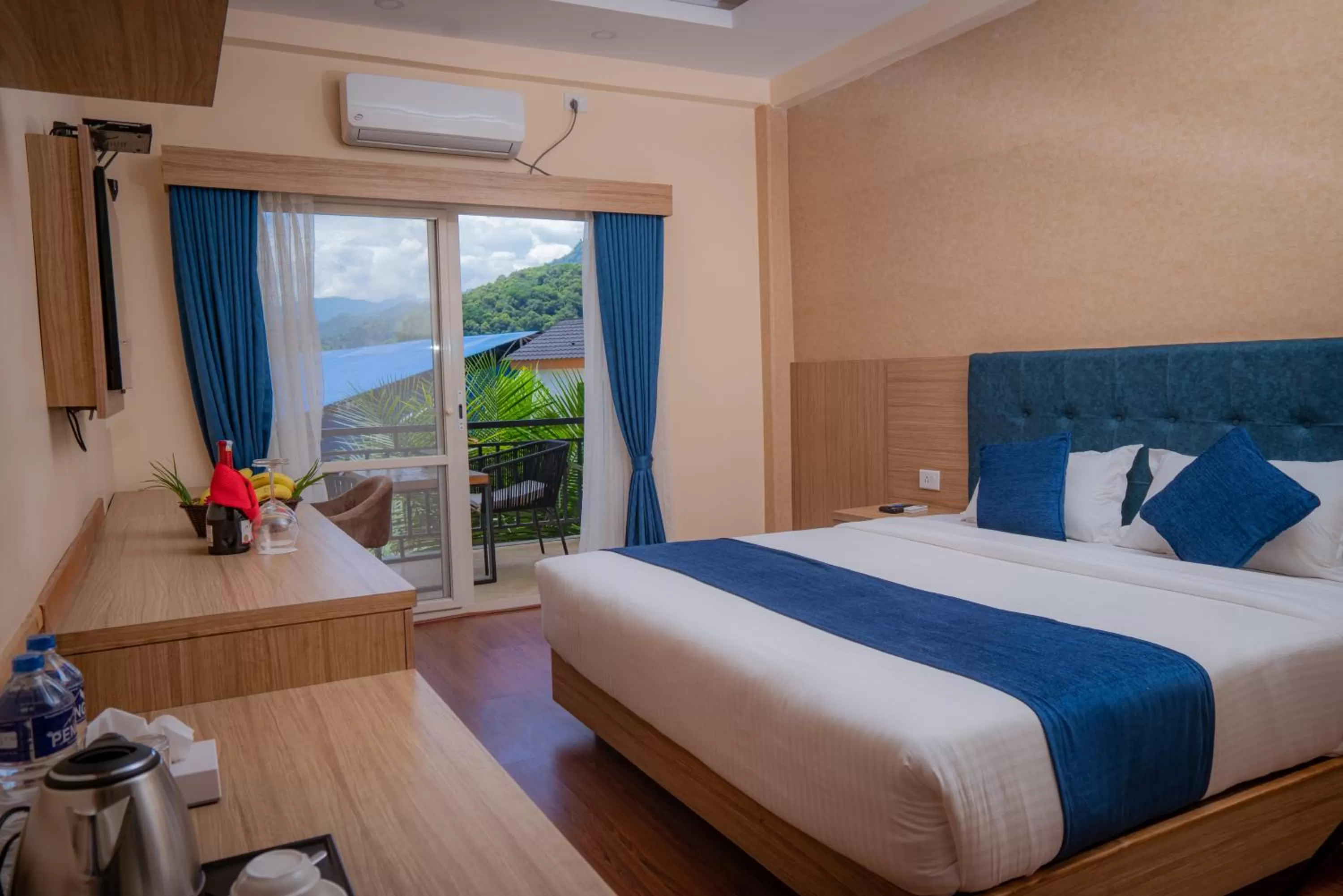 Double Room with Lake View in Majestic Lake Front Hotel & Suites