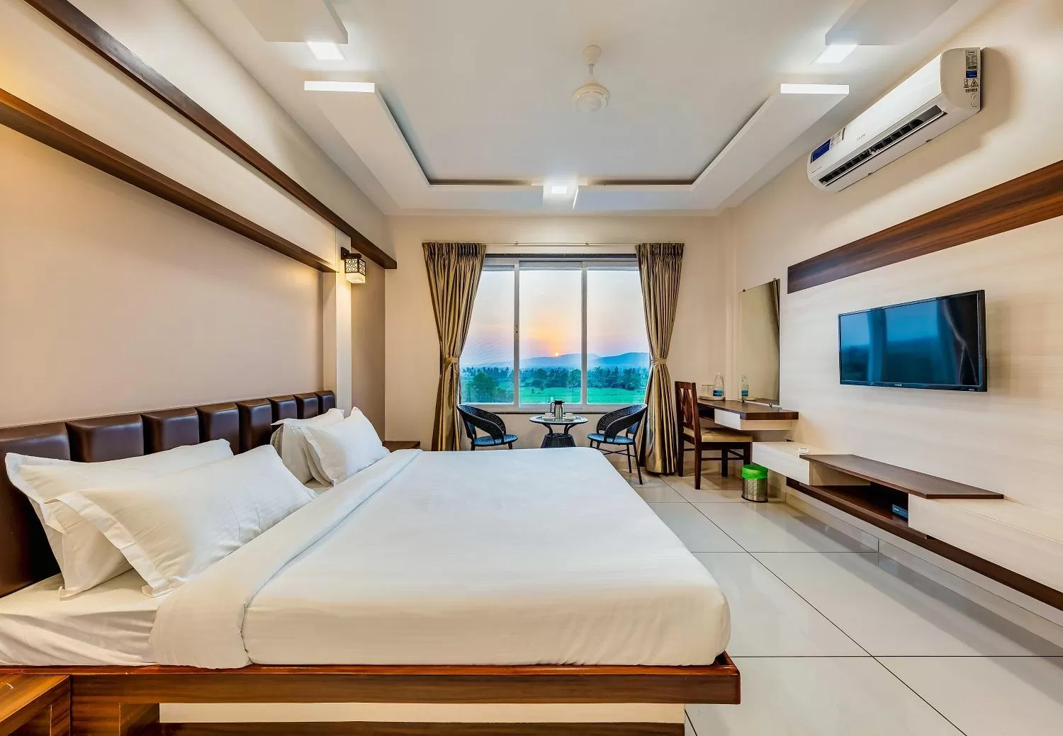 Deluxe Double Room in Hotel Grand Indu, 3 Star Kolhapur