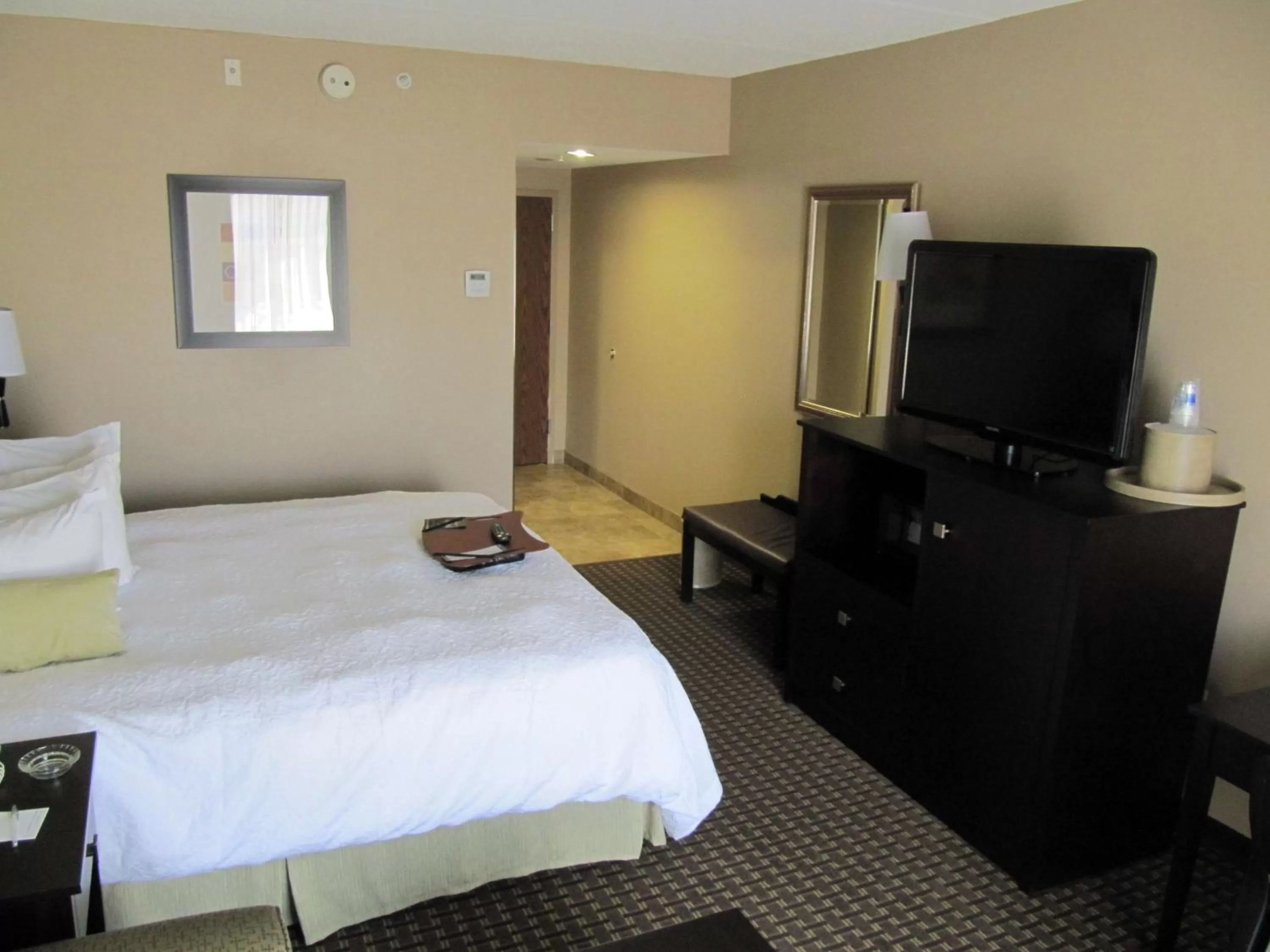 King Room with Sofa Bed and Study - Non-Smoking in Hampton Inn Lindale/Tyler